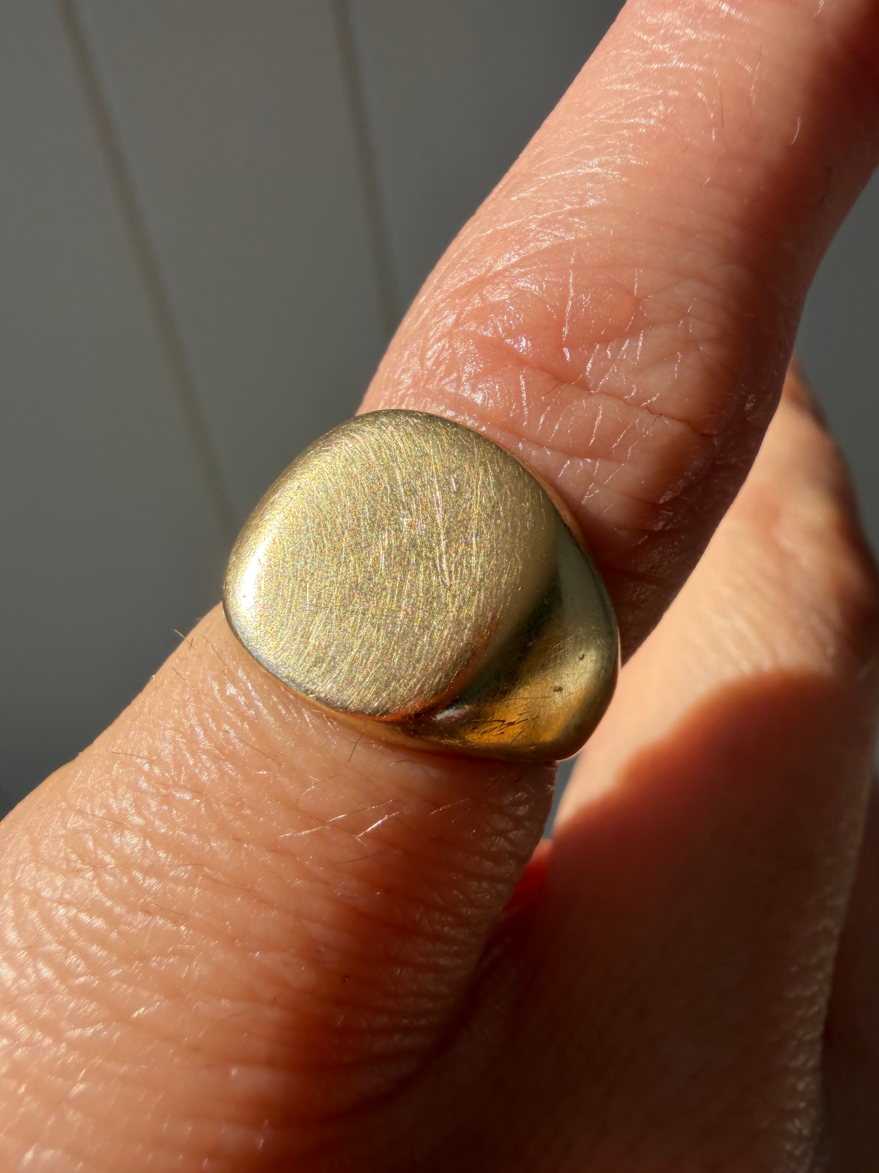 round blank slate signet