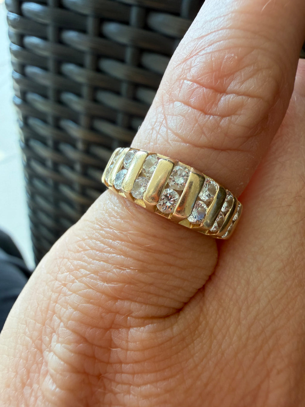14 spaced diamonds band