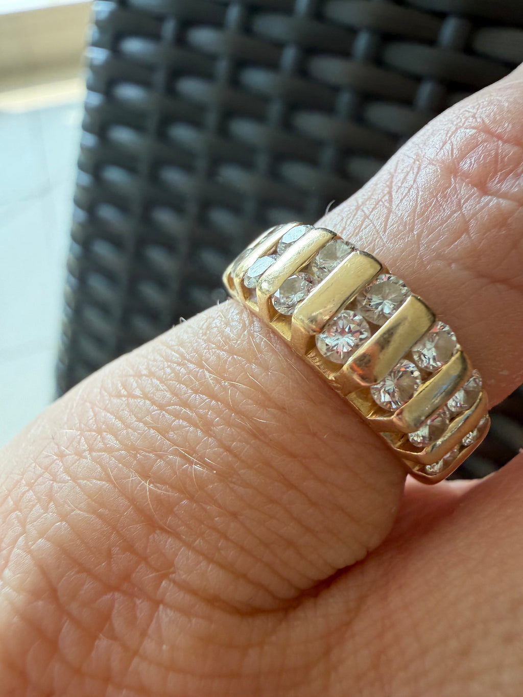 14 spaced diamonds band