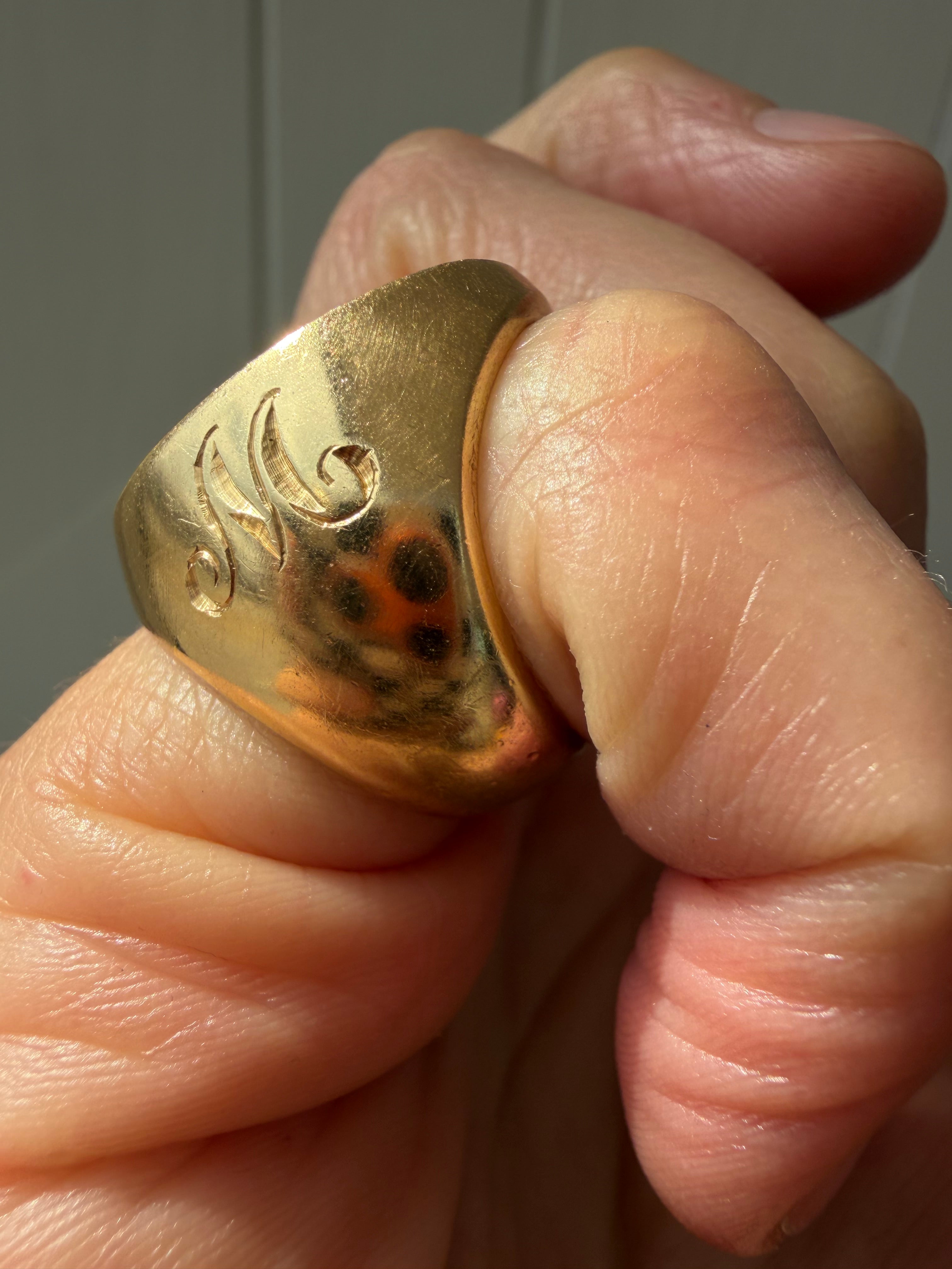MAJOR monogrammed signet ring