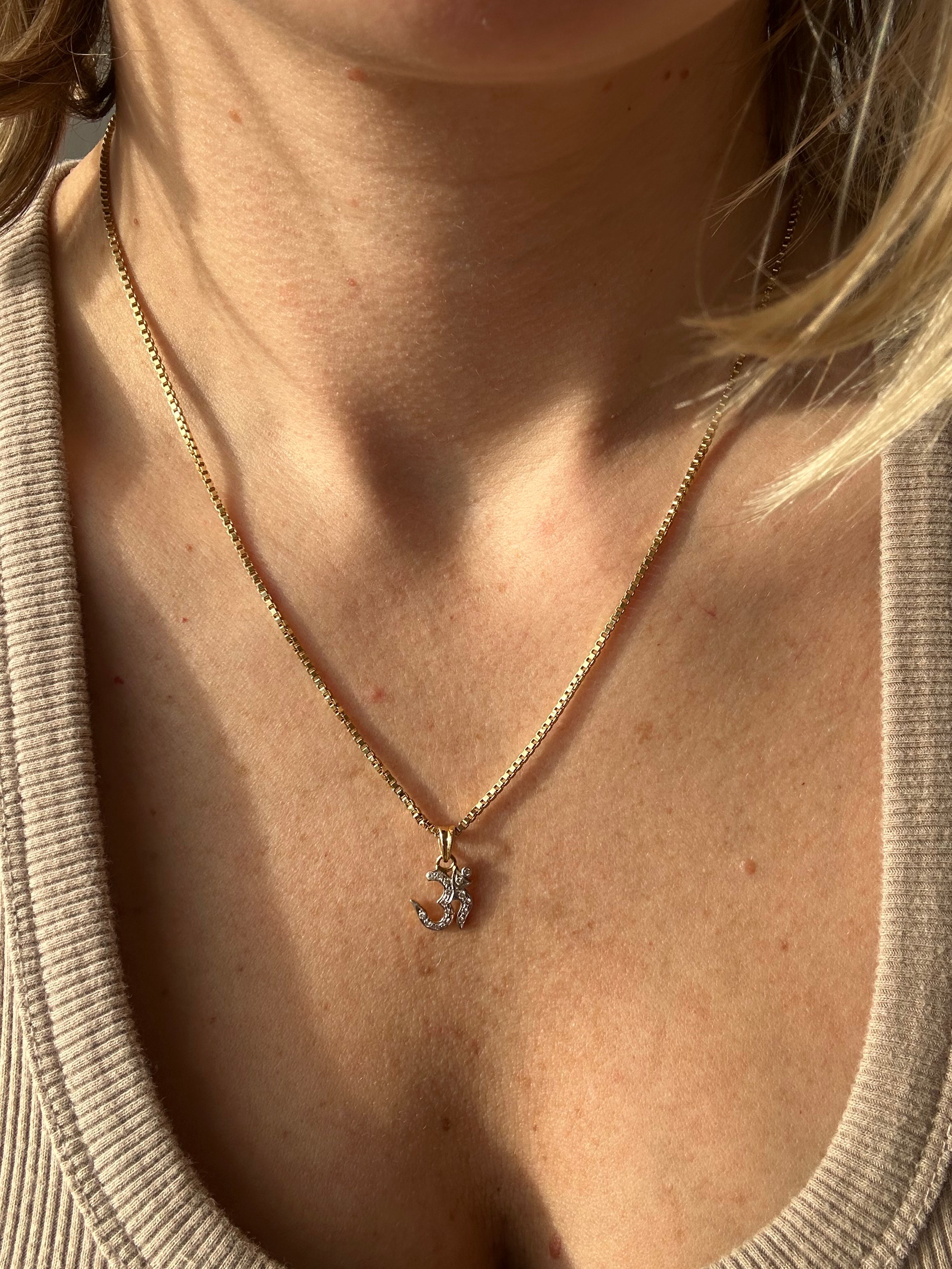 18k gold 20” box chain