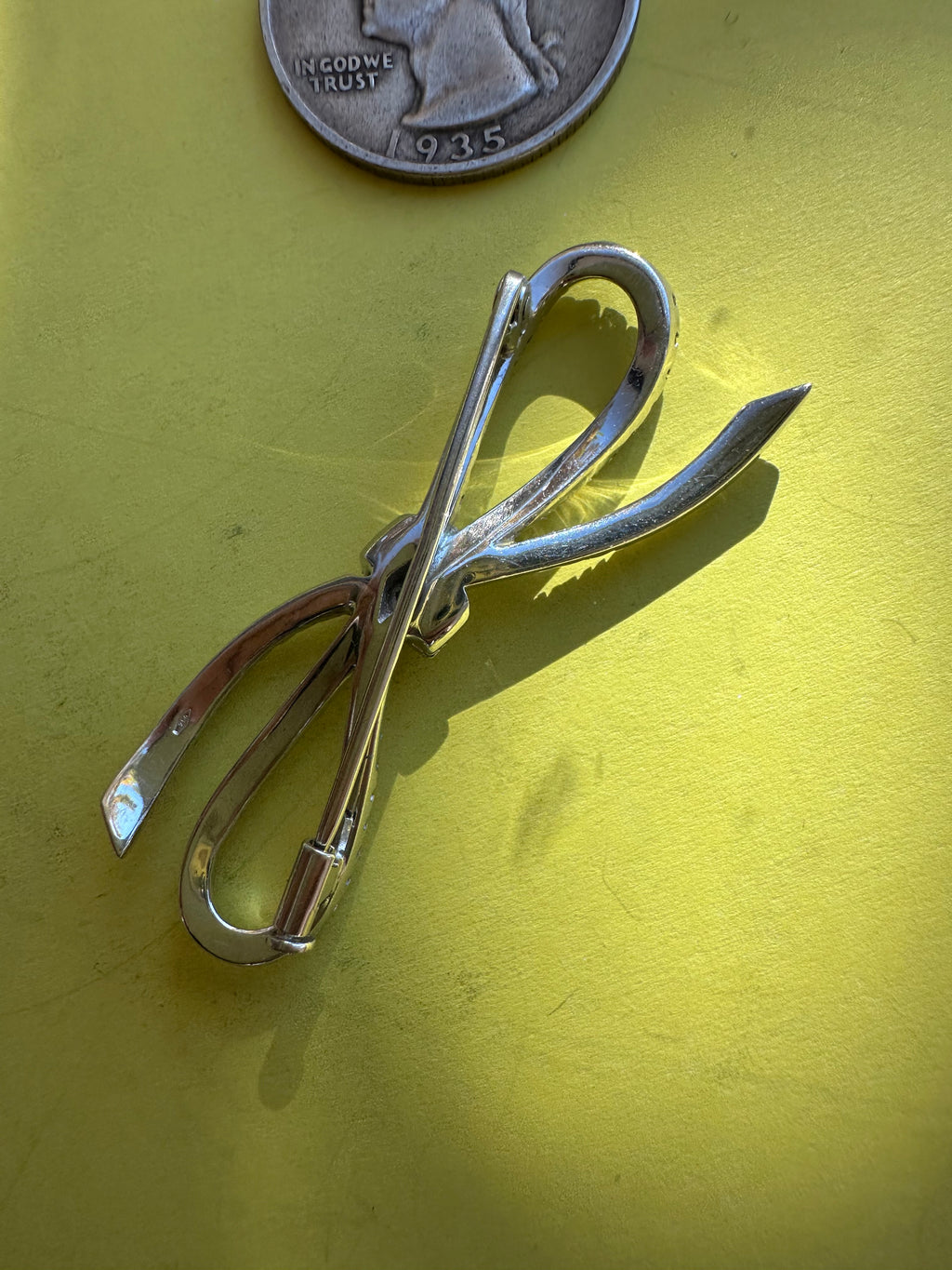 spectacular 18k white gold and diamond bow