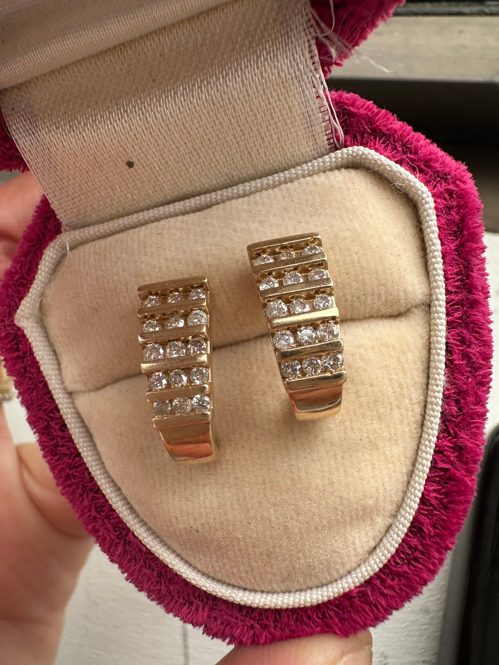 diamond J hoop with screw backs