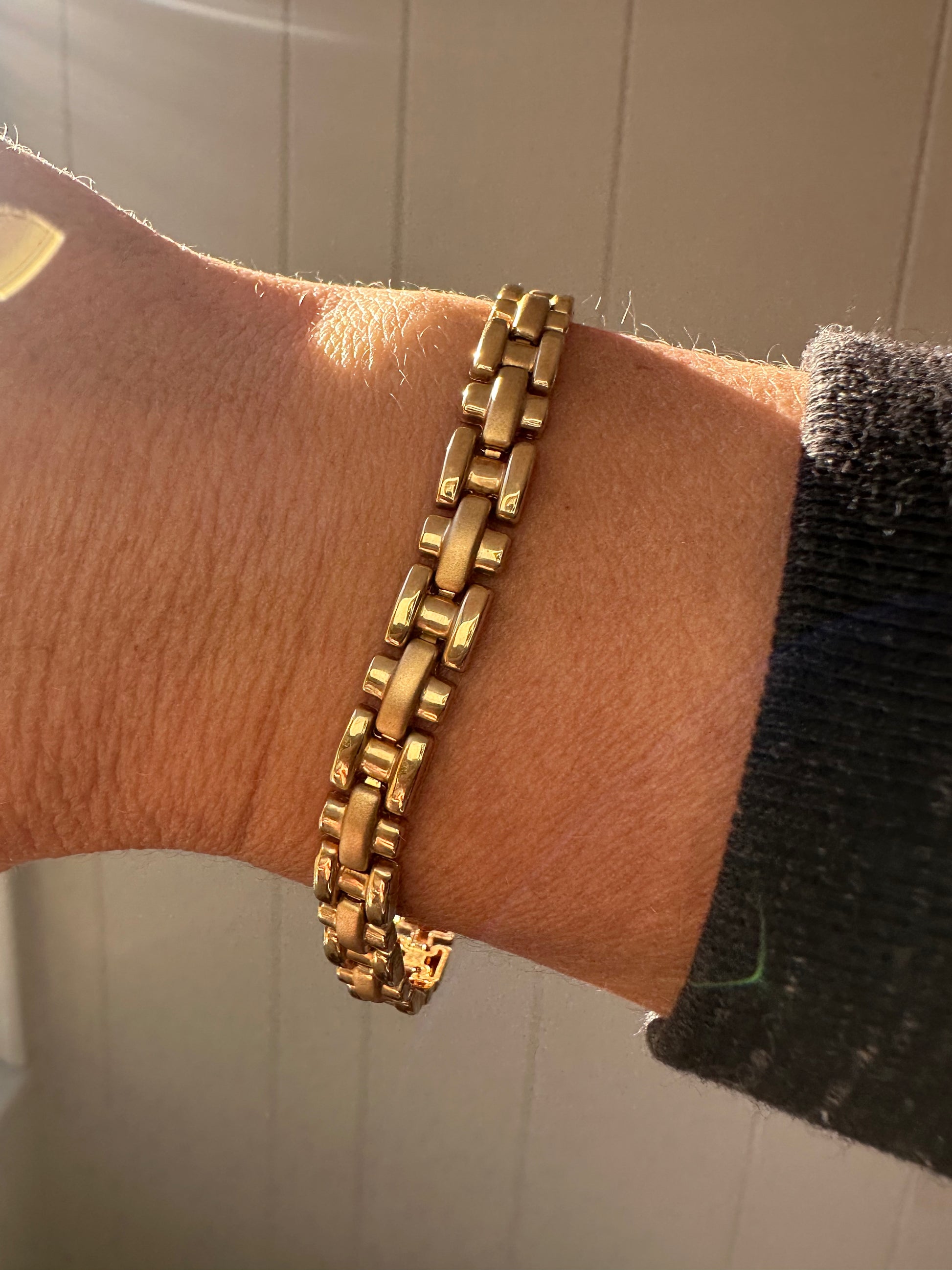 H and Plus link bracelet