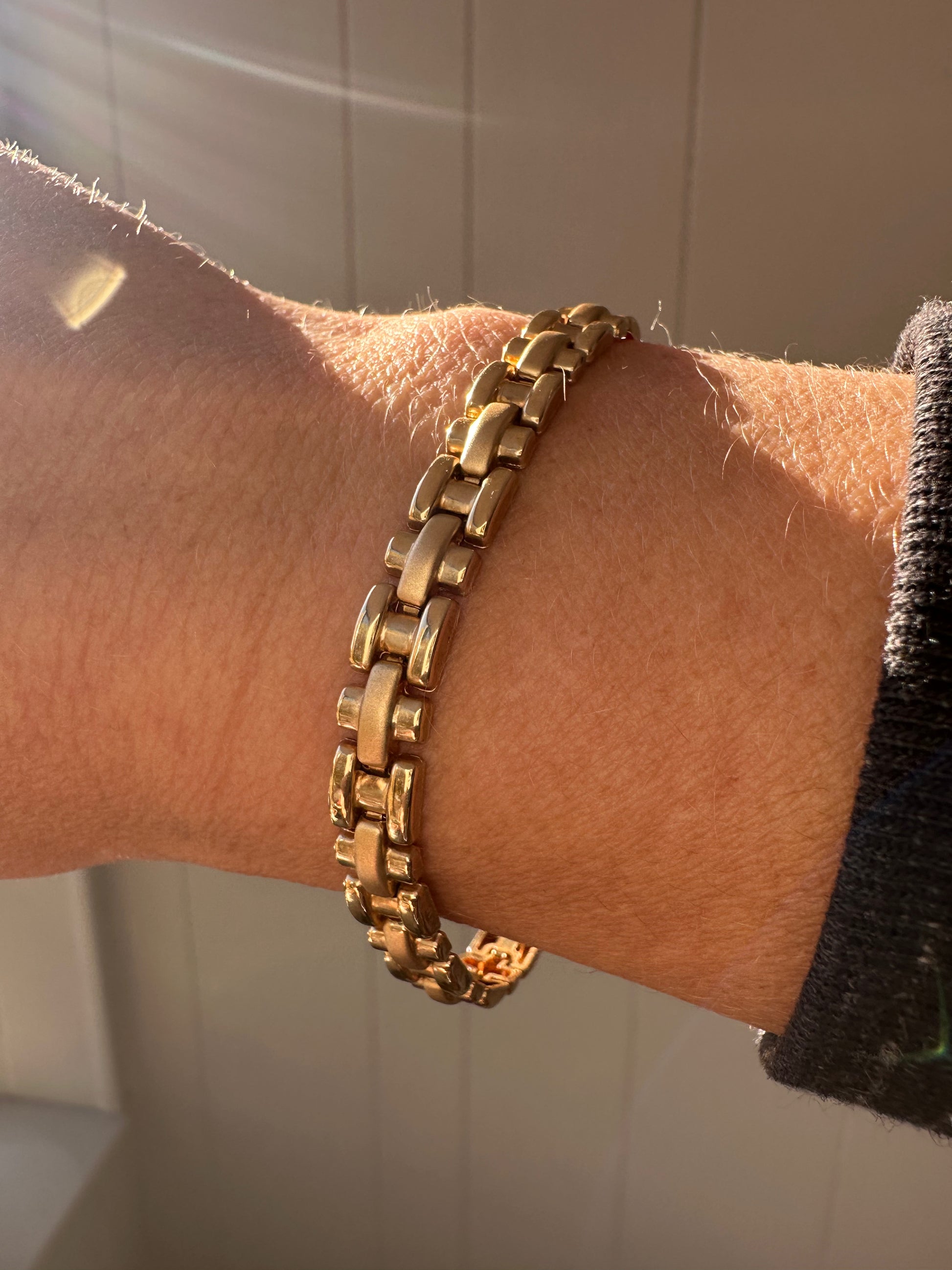 H and Plus link bracelet