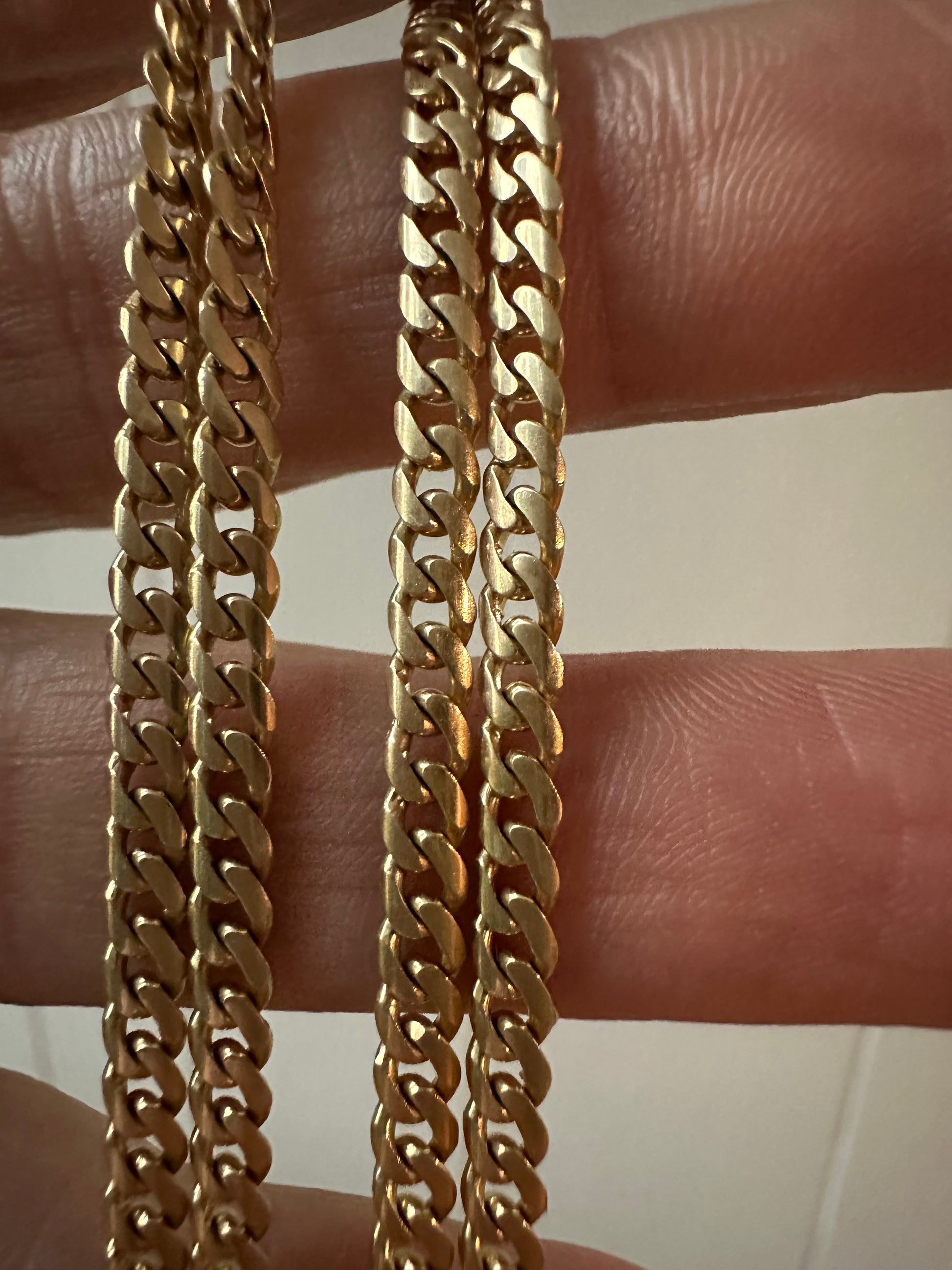 22" solid curb chain