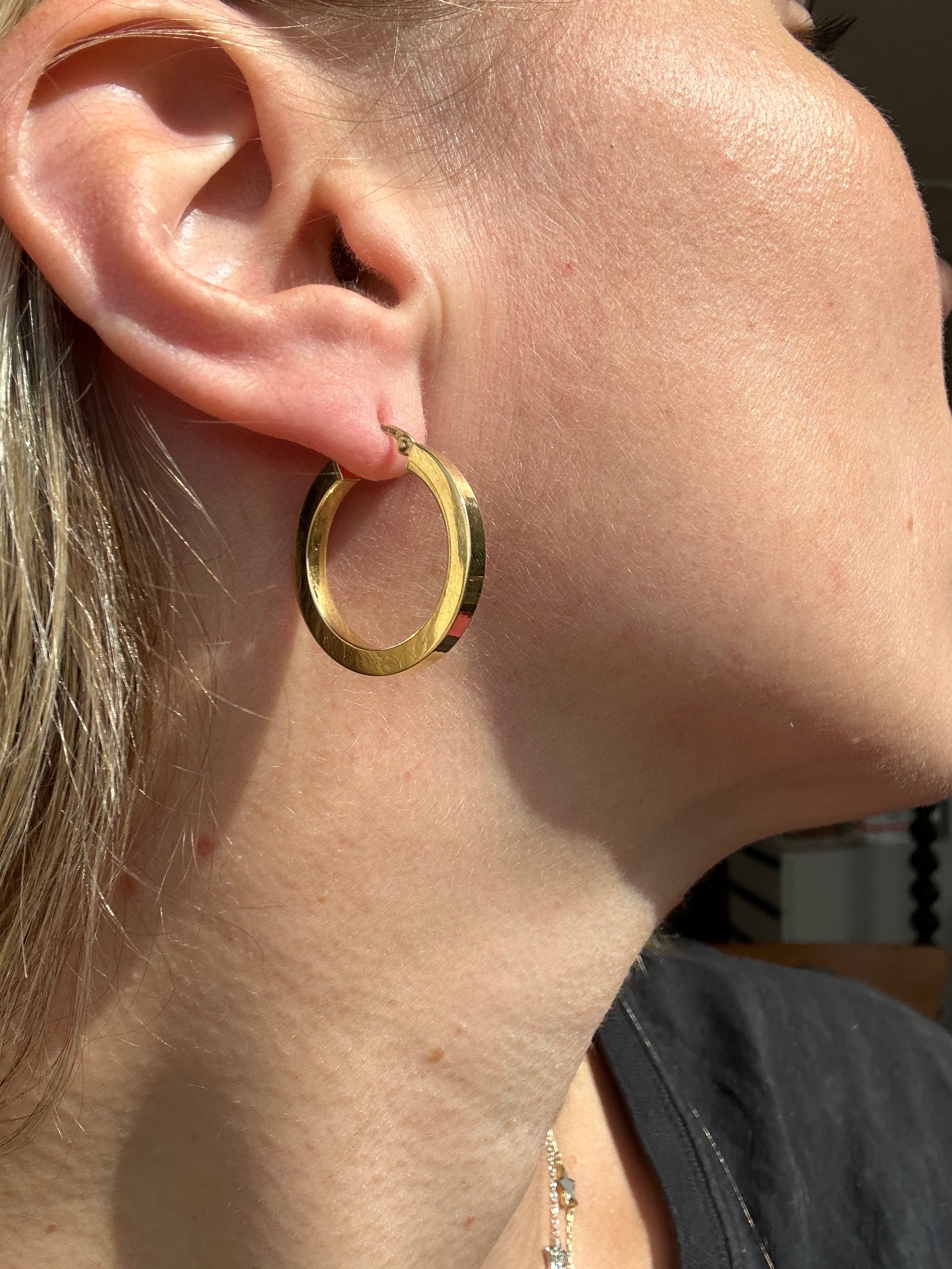 18k squared edge hoops