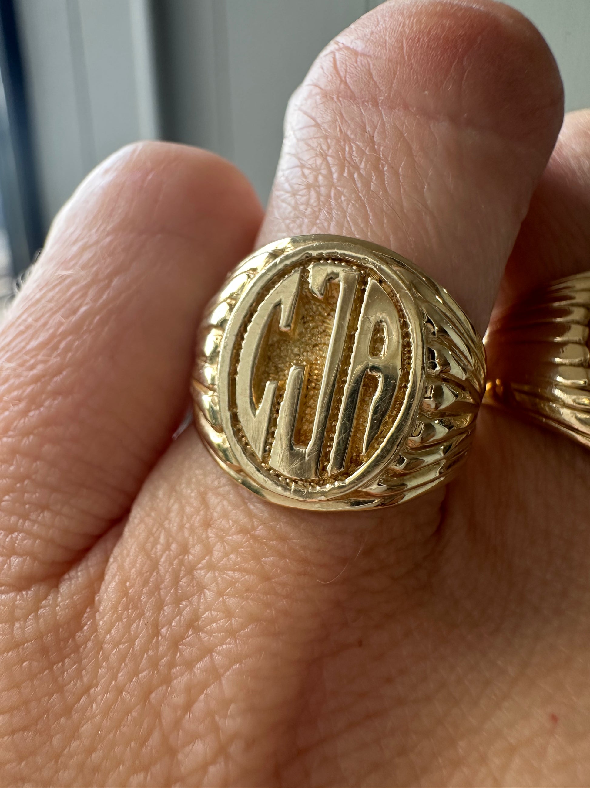 Vintage signet CJA