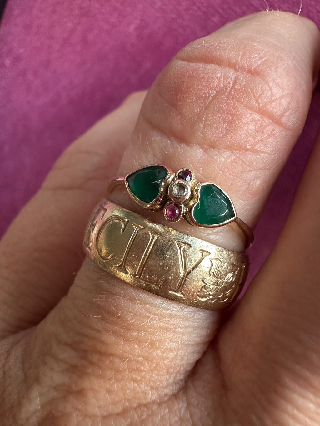 emerald hearts ring
