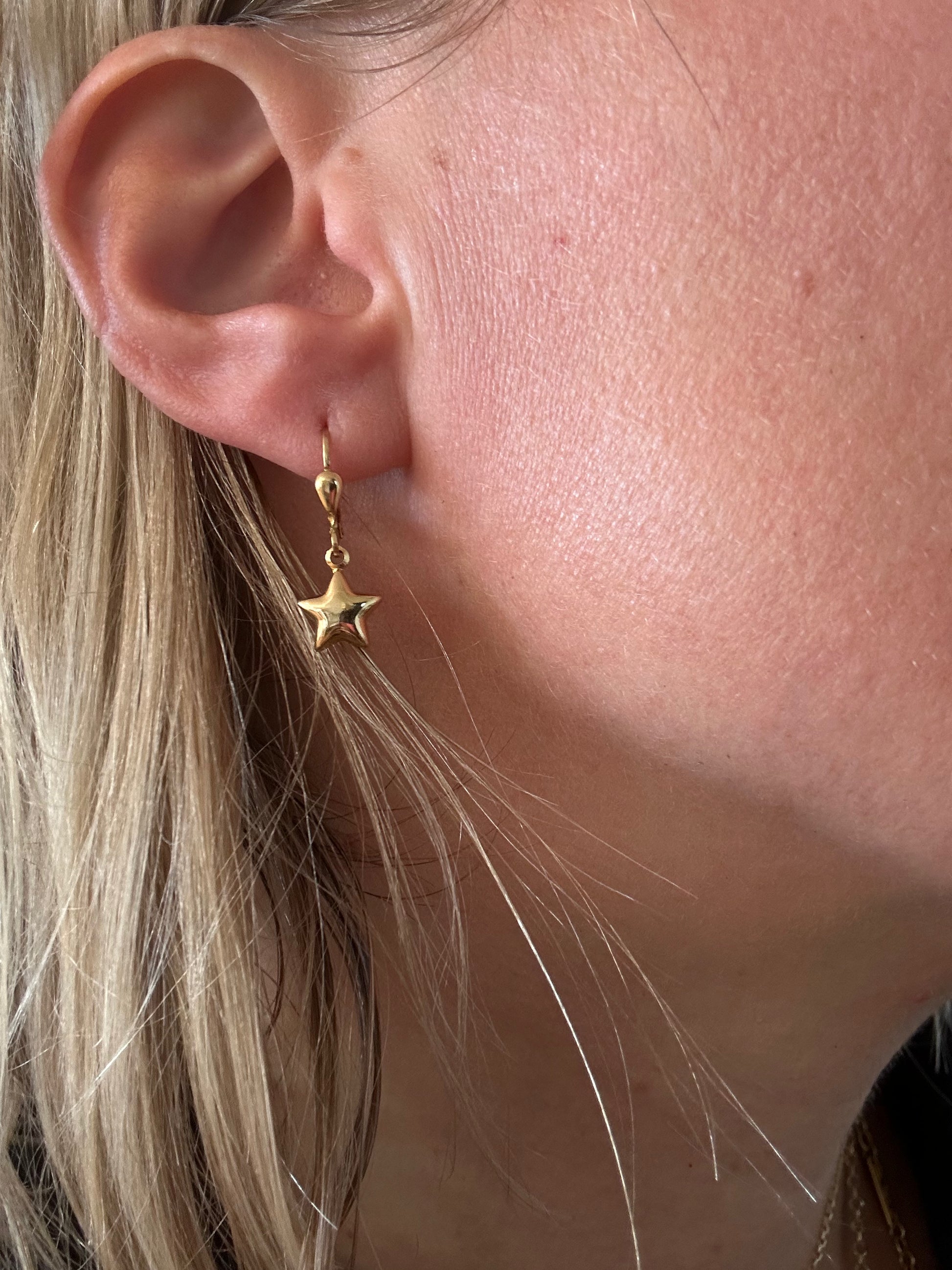 dangling puffy stars 18k gold