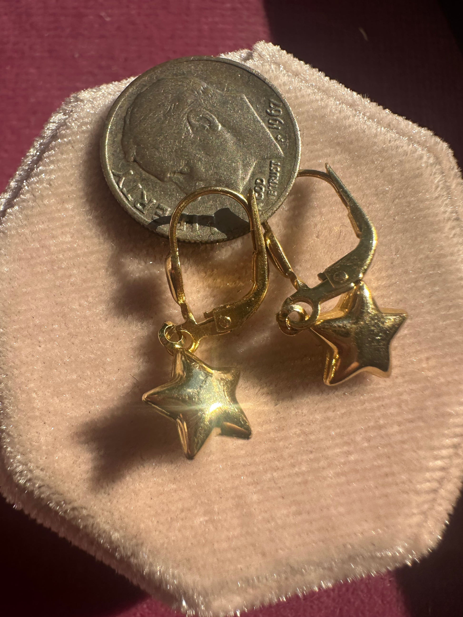 dangling puffy stars 18k gold