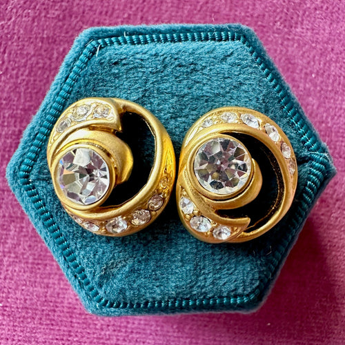 Beautiful vintage gold plated swirly crystal earrings
