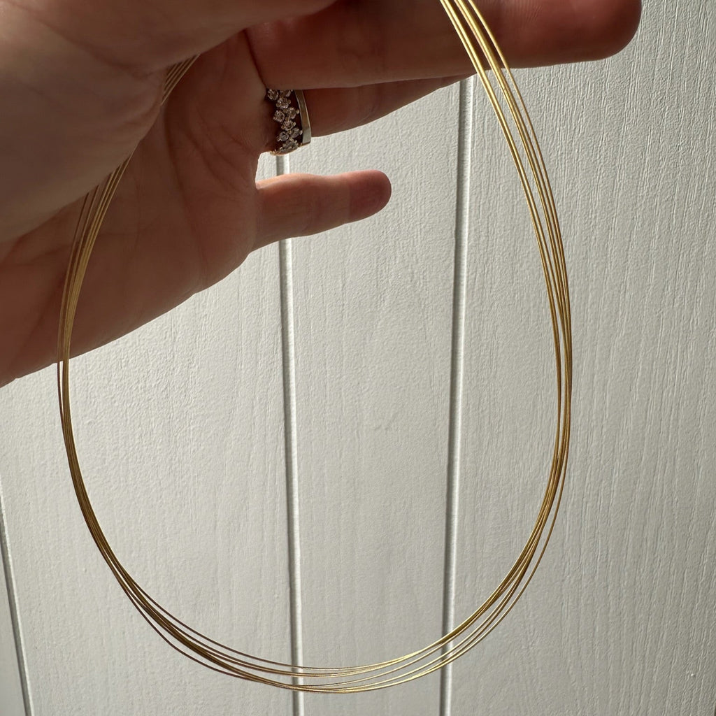 Wire necklace