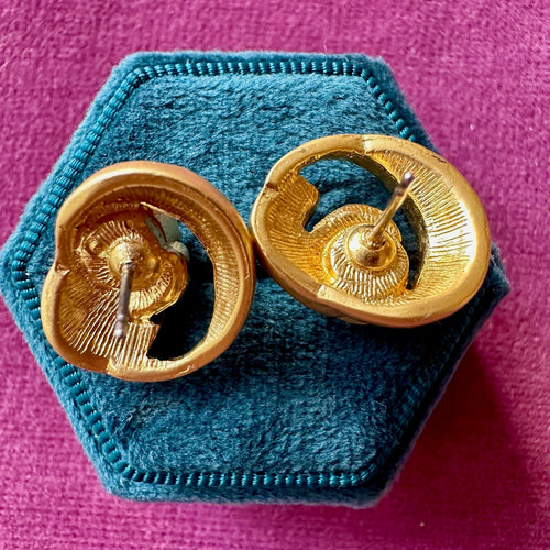 Beautiful vintage gold plated swirly crystal earrings