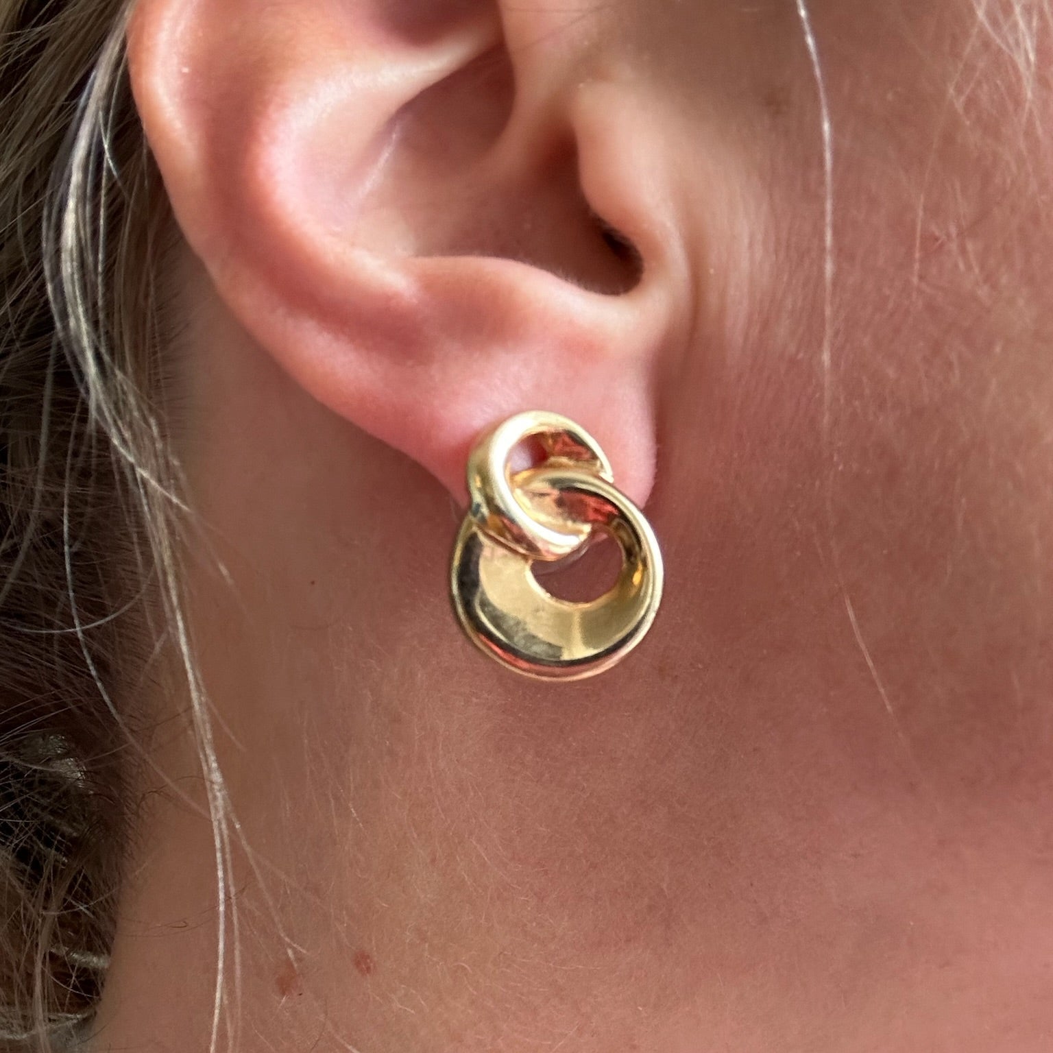 Vintage gold plated interlocking circle earrings