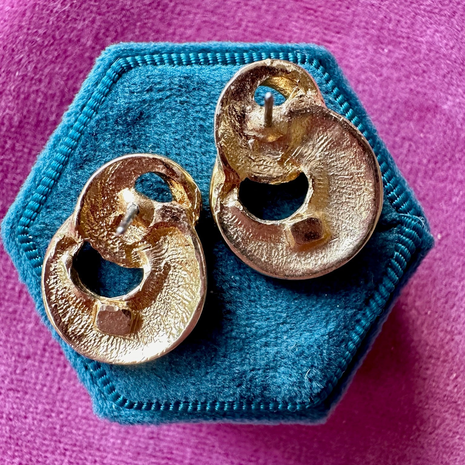 Vintage gold plated interlocking circle earrings