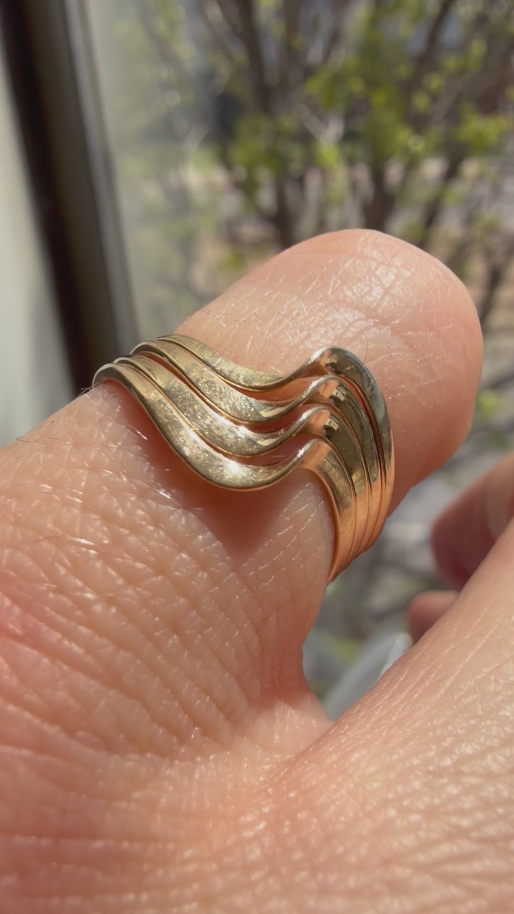 quadruple wave ring