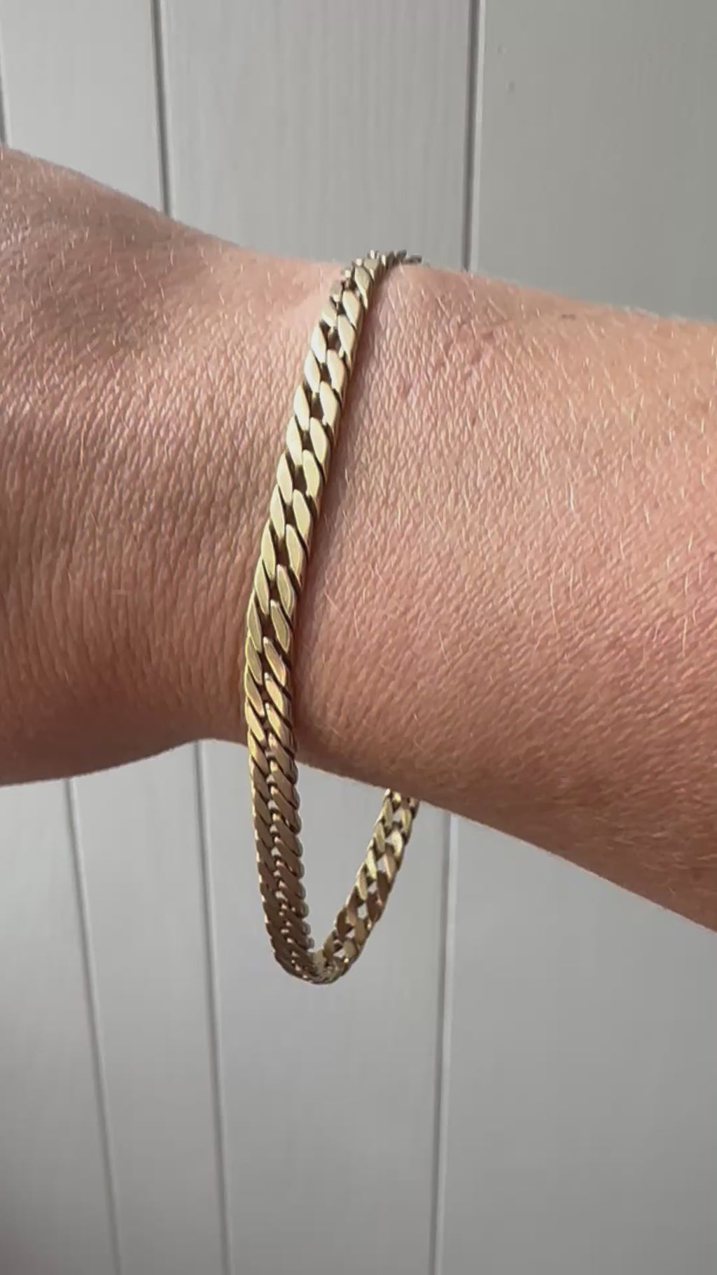 Tight Curb Bracelet