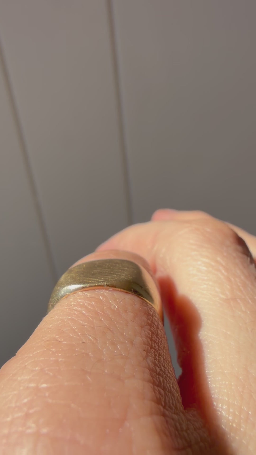 round blank slate signet