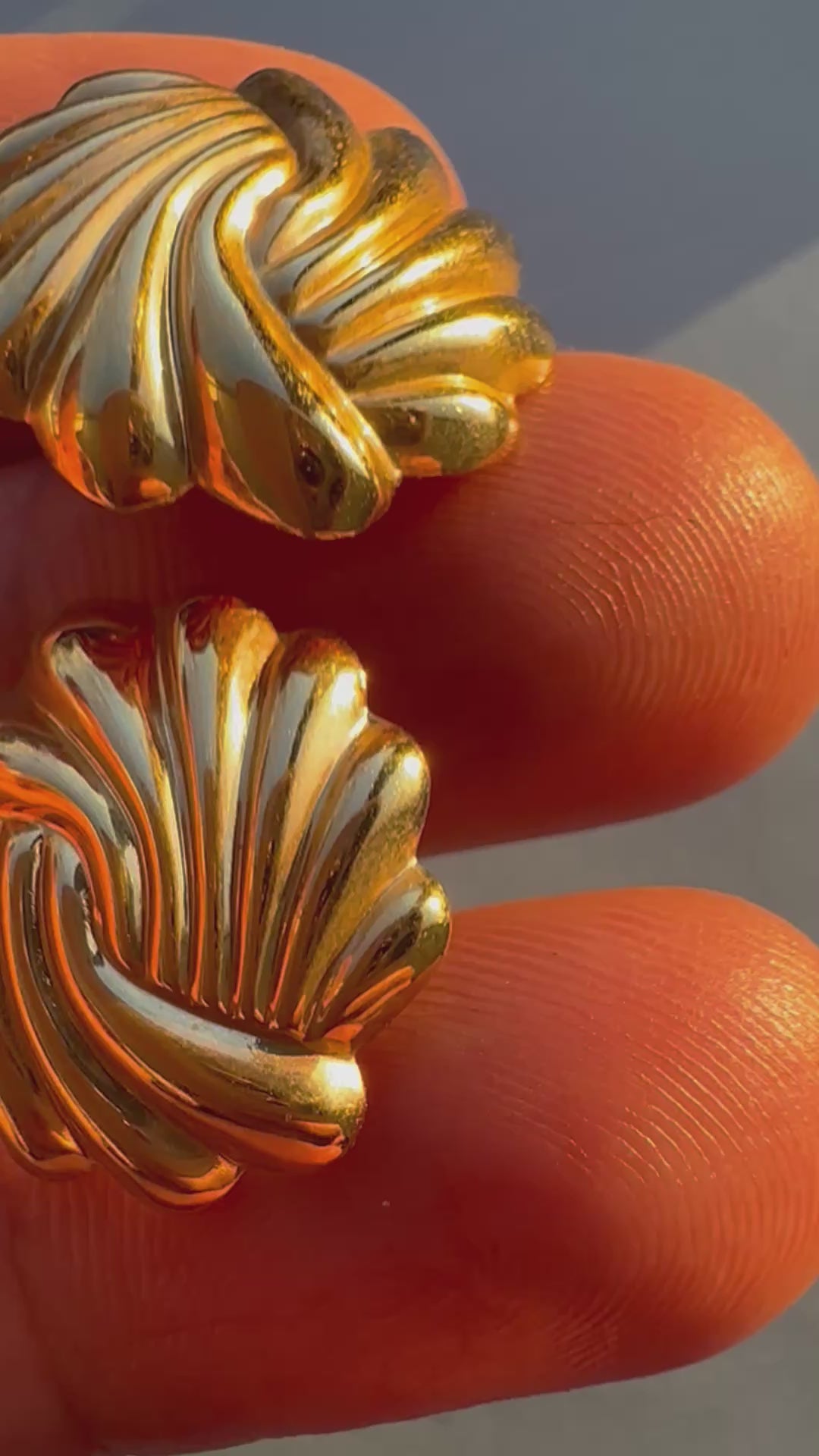 lightweight swirly post earrings