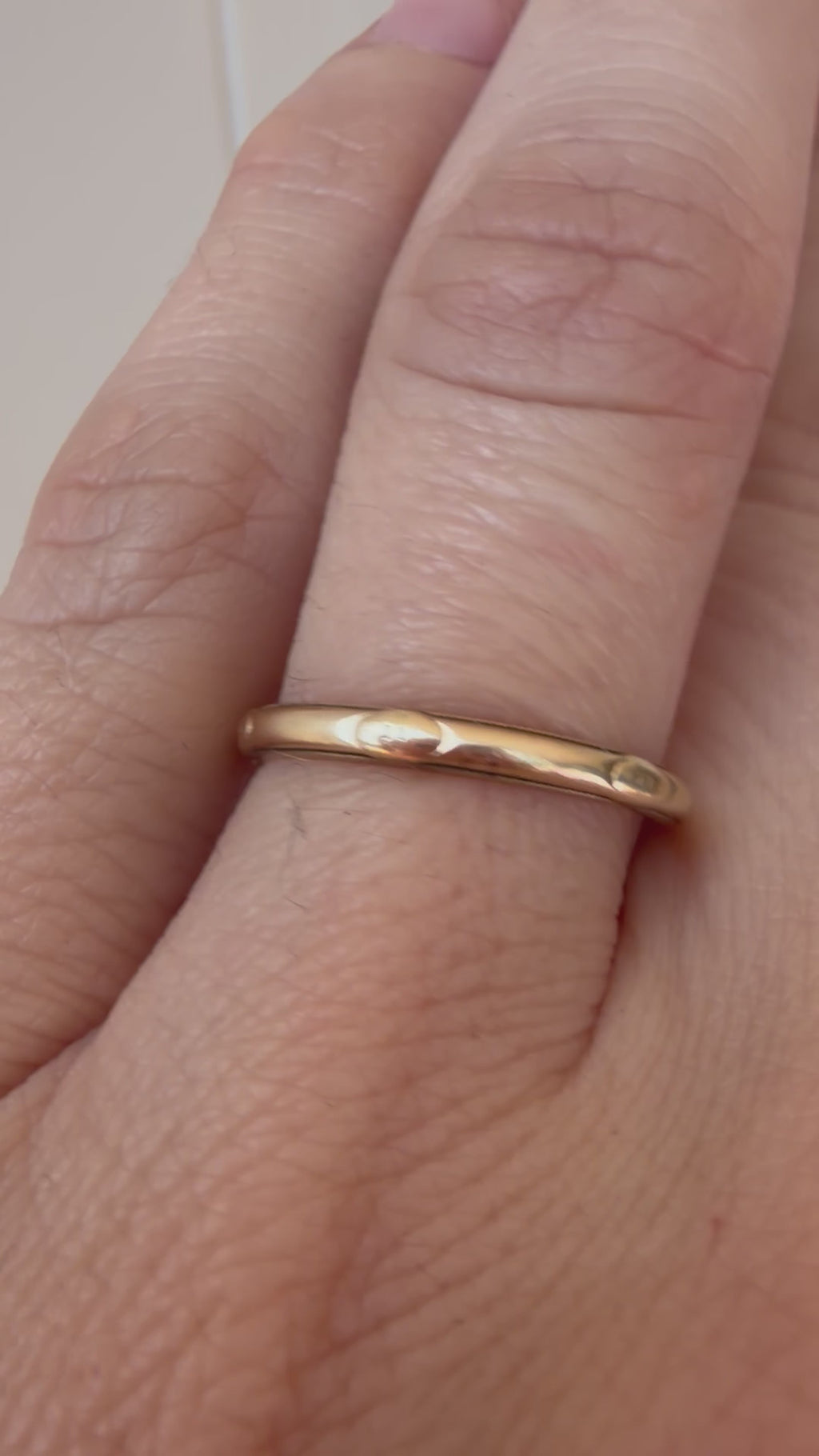 vintage patterned eternity band circa 1948