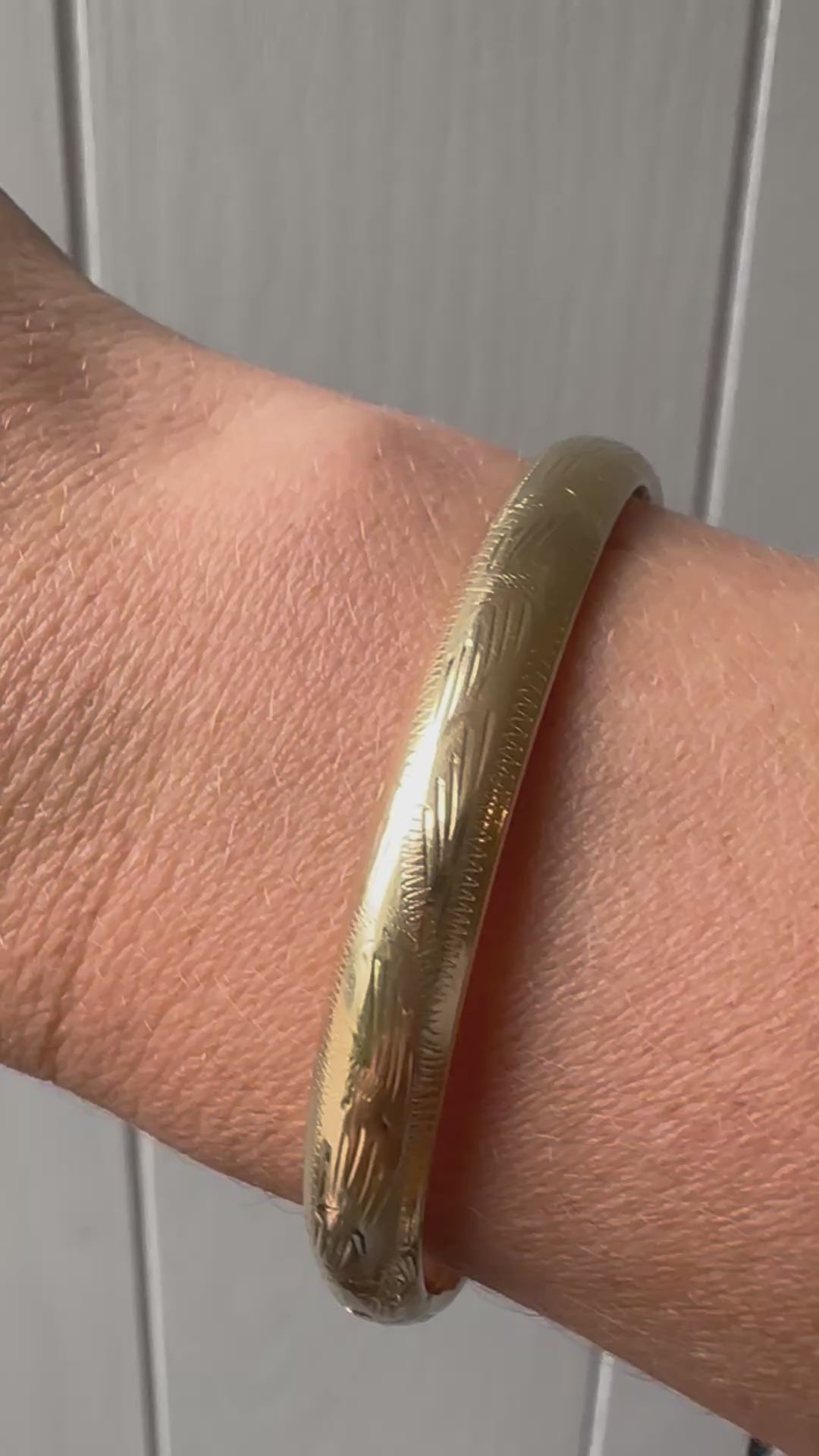 hidden hinge vintage bangle