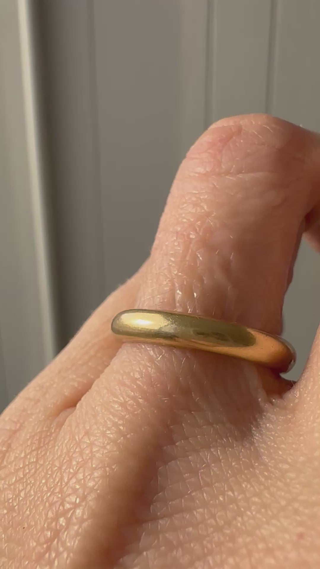 18K yellow gold donut