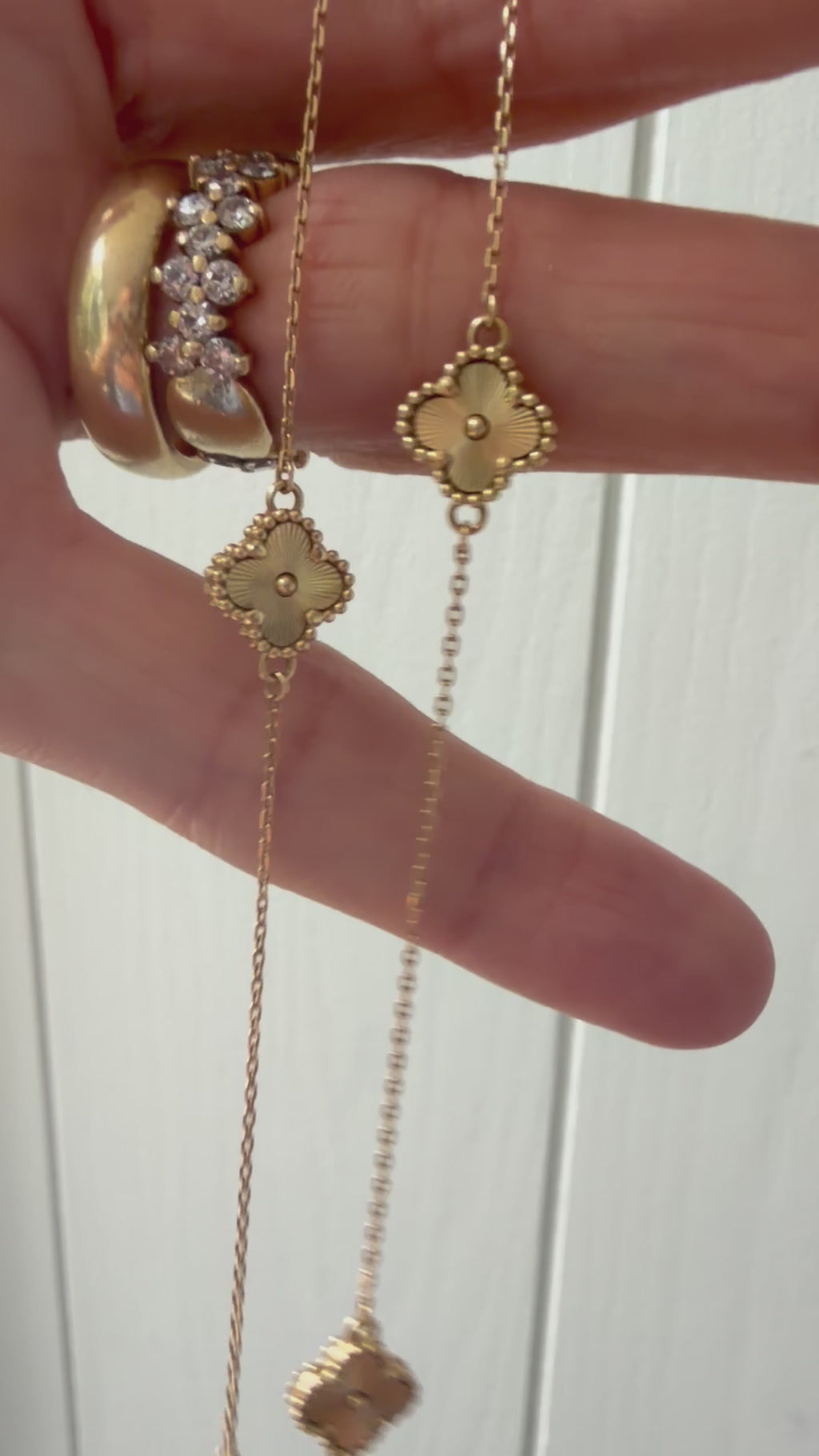 18k gold clover link station chain 16.875-17.875