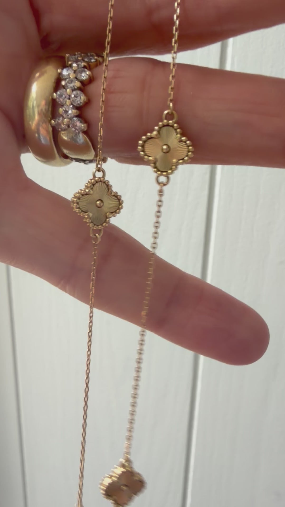 18k gold clover link station chain 16.875-17.875