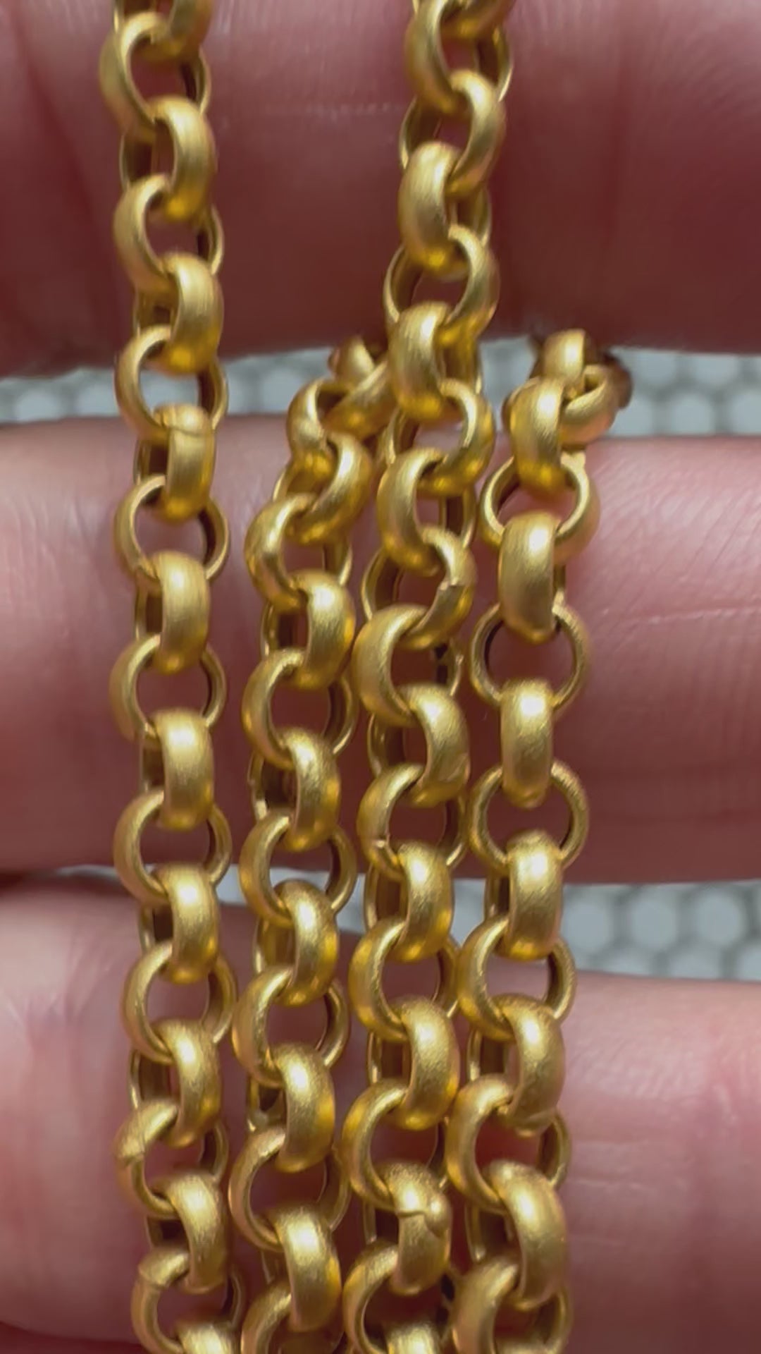 matte finish rolo chain