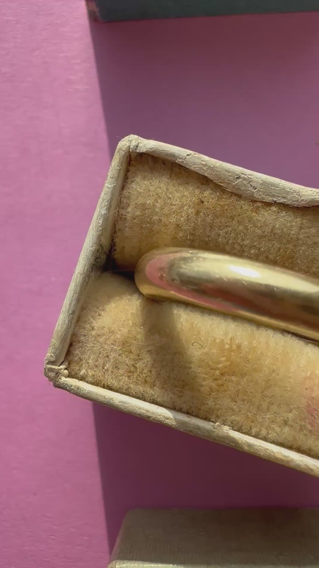 18K yellow gold donut