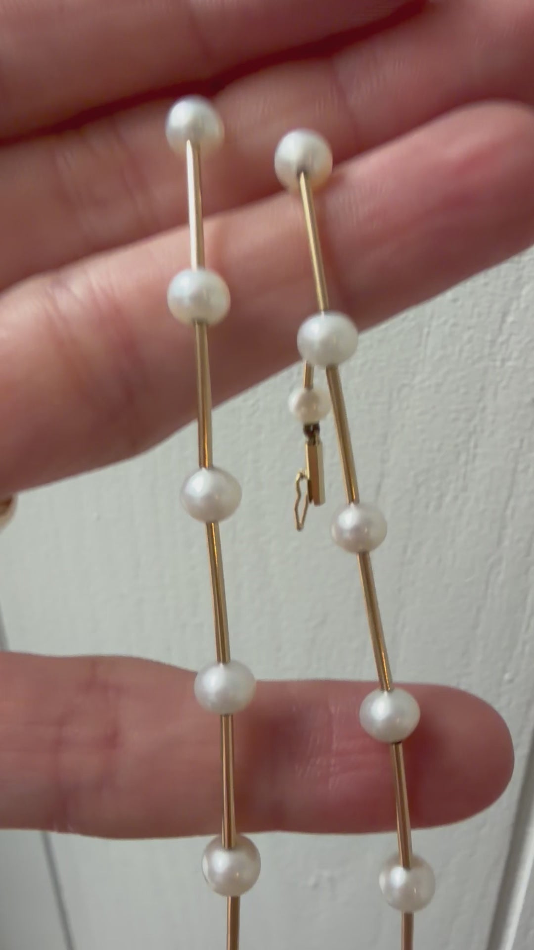 17.5" pearl and gold bar station chain