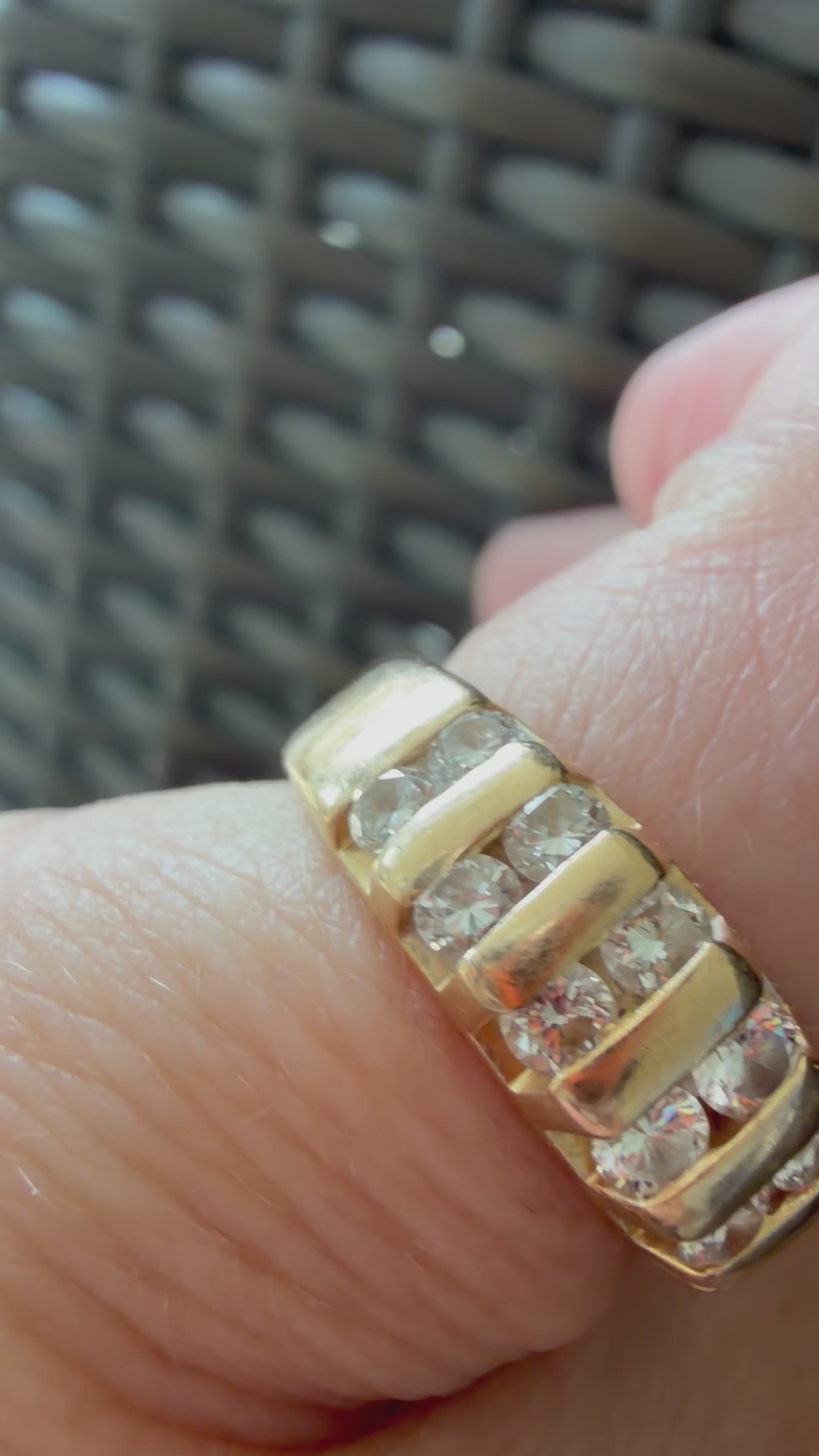 14 spaced diamonds band