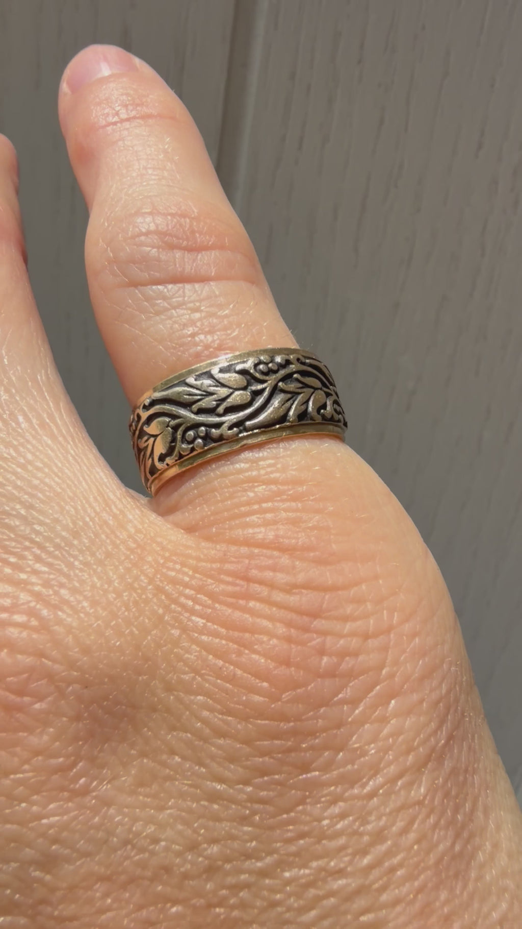 hand engraved black rhodium and 14k gold cigar band