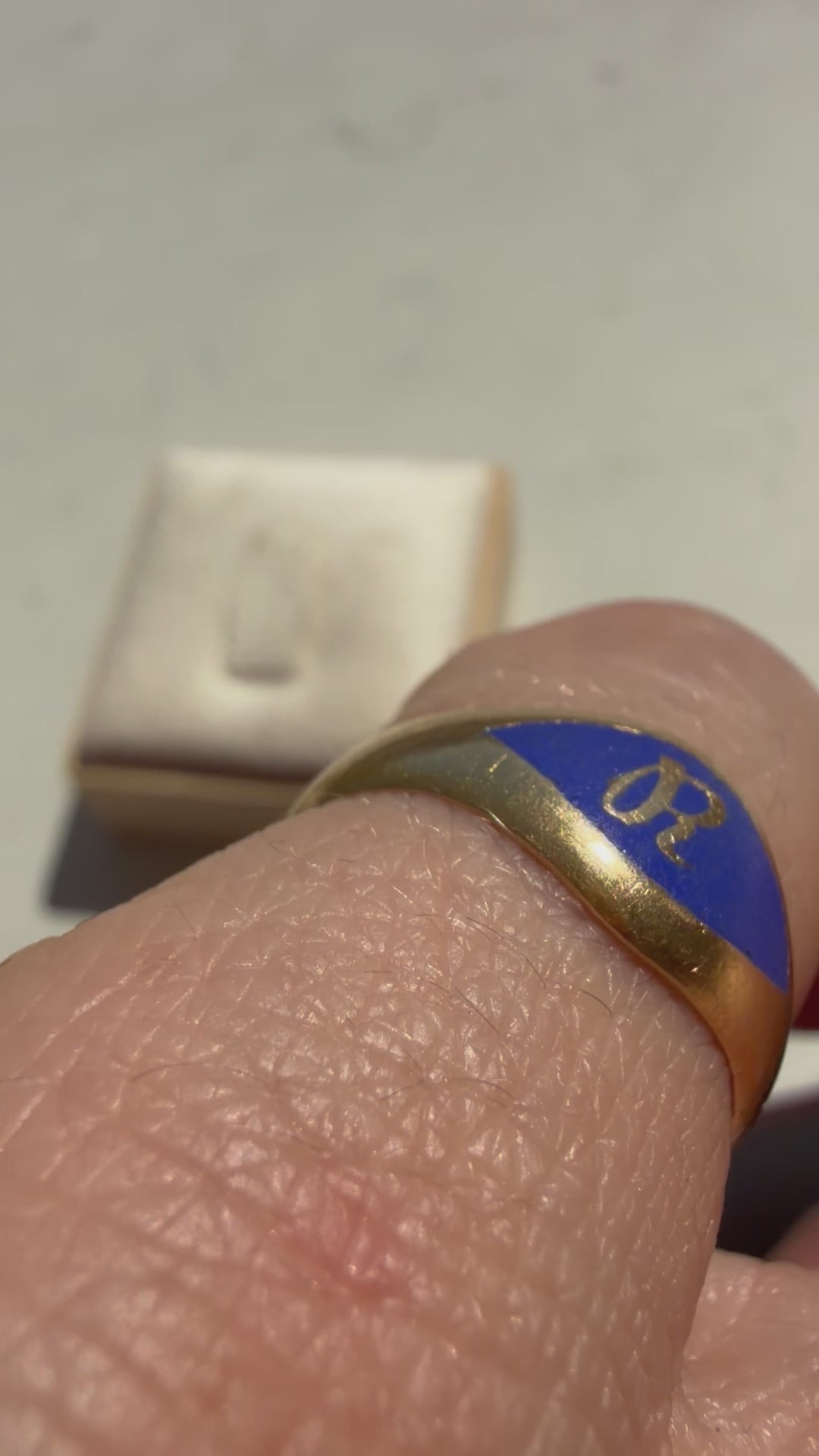 20k gold and blue enamel R ring