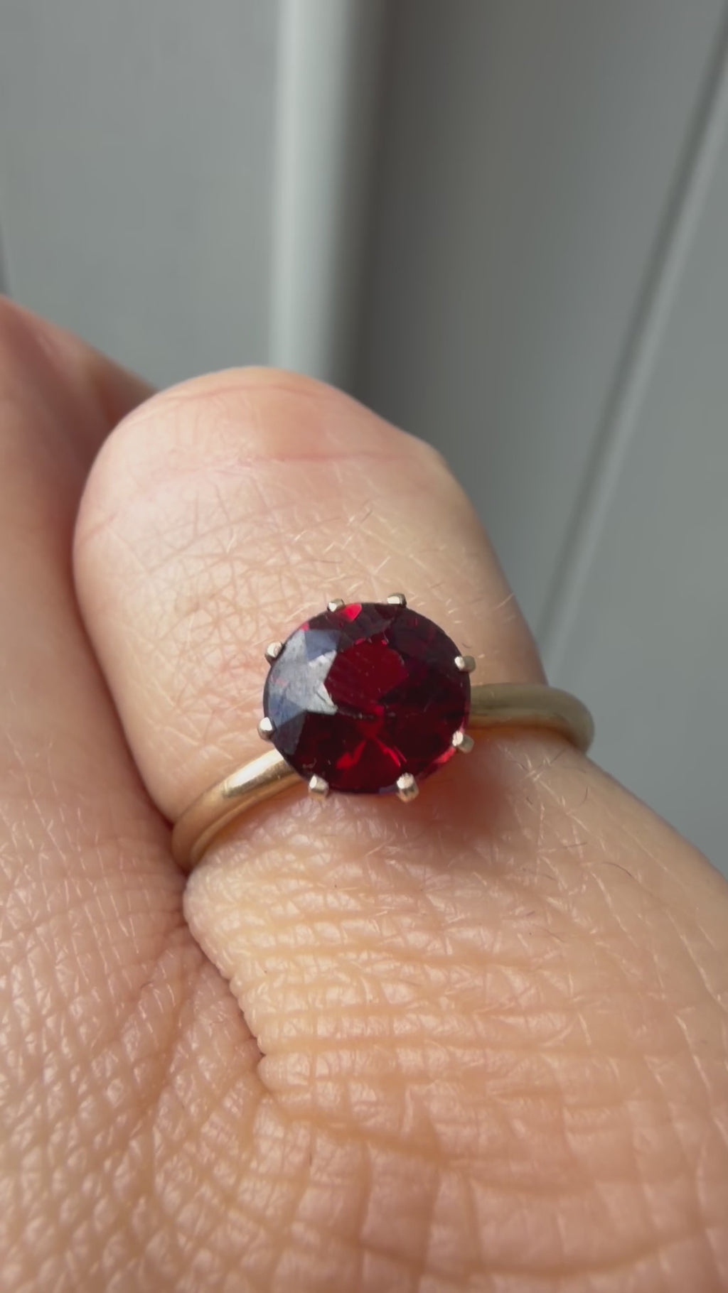 vintage JR Woods&Sons solitaire round cut garnet