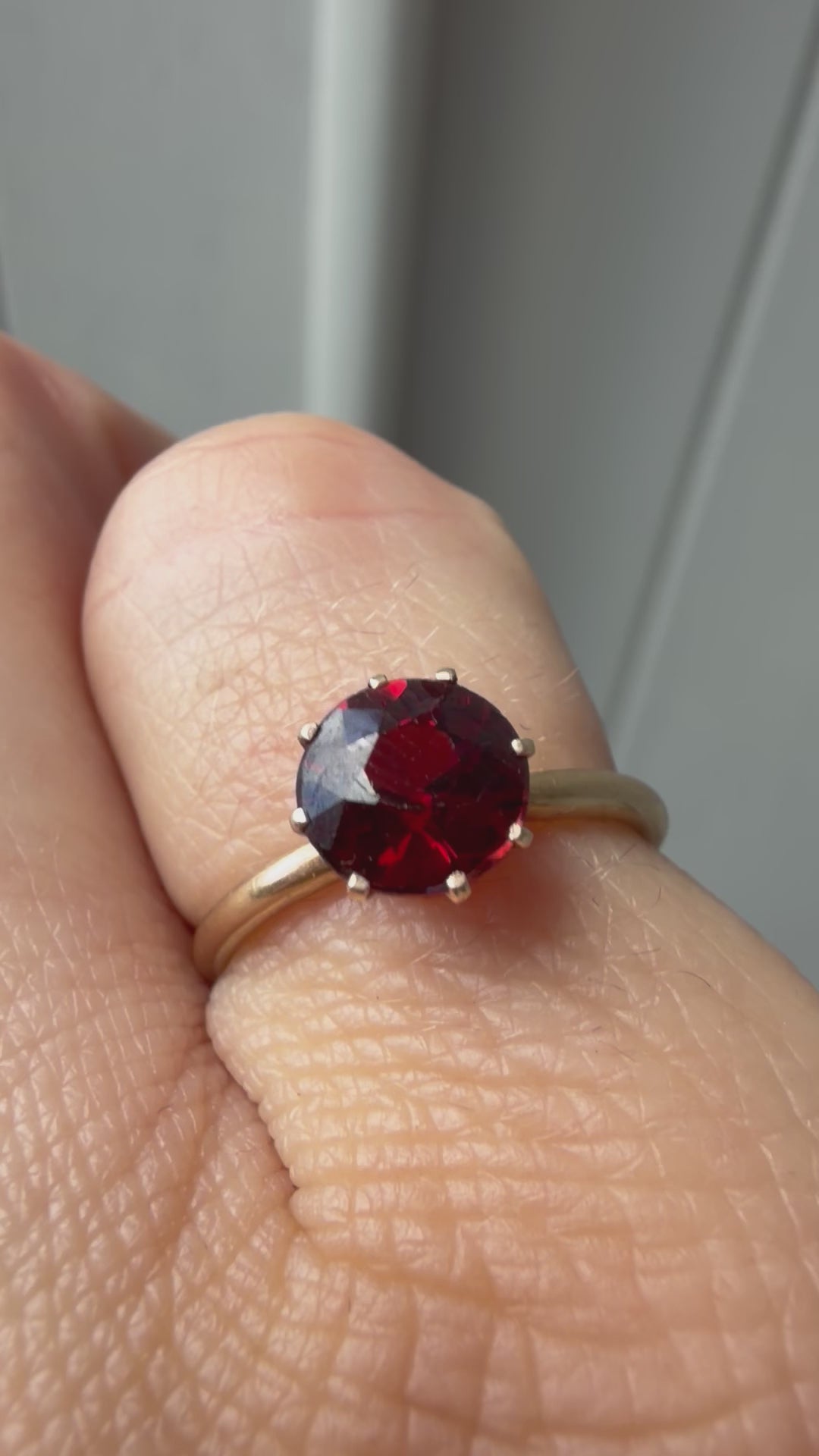 vintage JR Woods&Sons solitaire round cut garnet