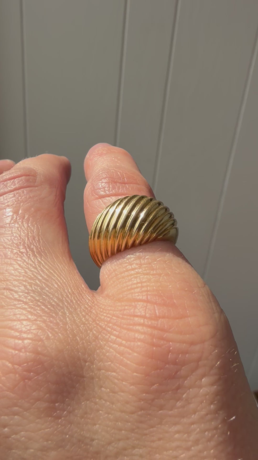 buttery 18k croissant dome ring