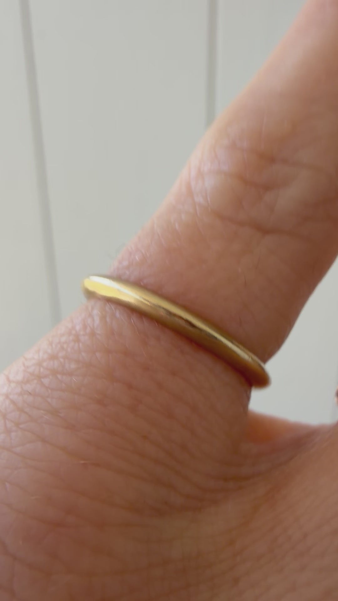 18k saucer band by Orange blossom