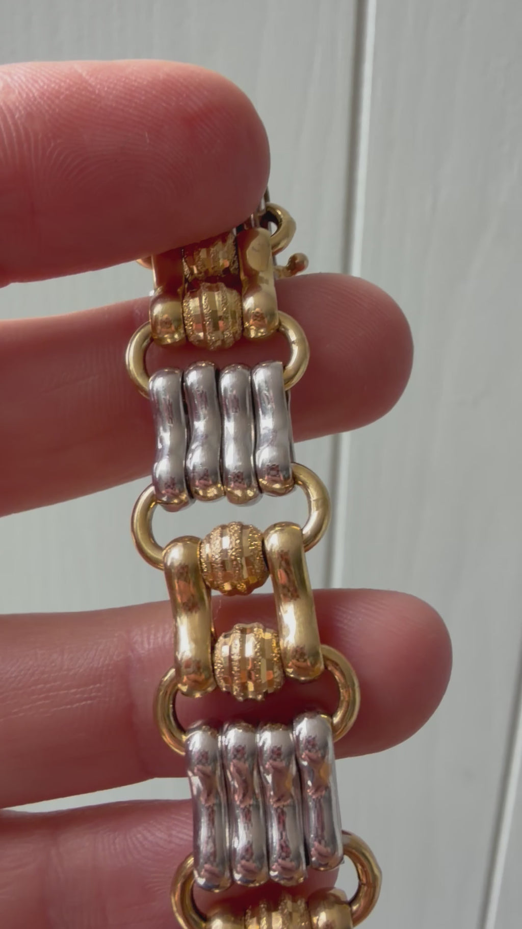 two tone textured wavy peanut link