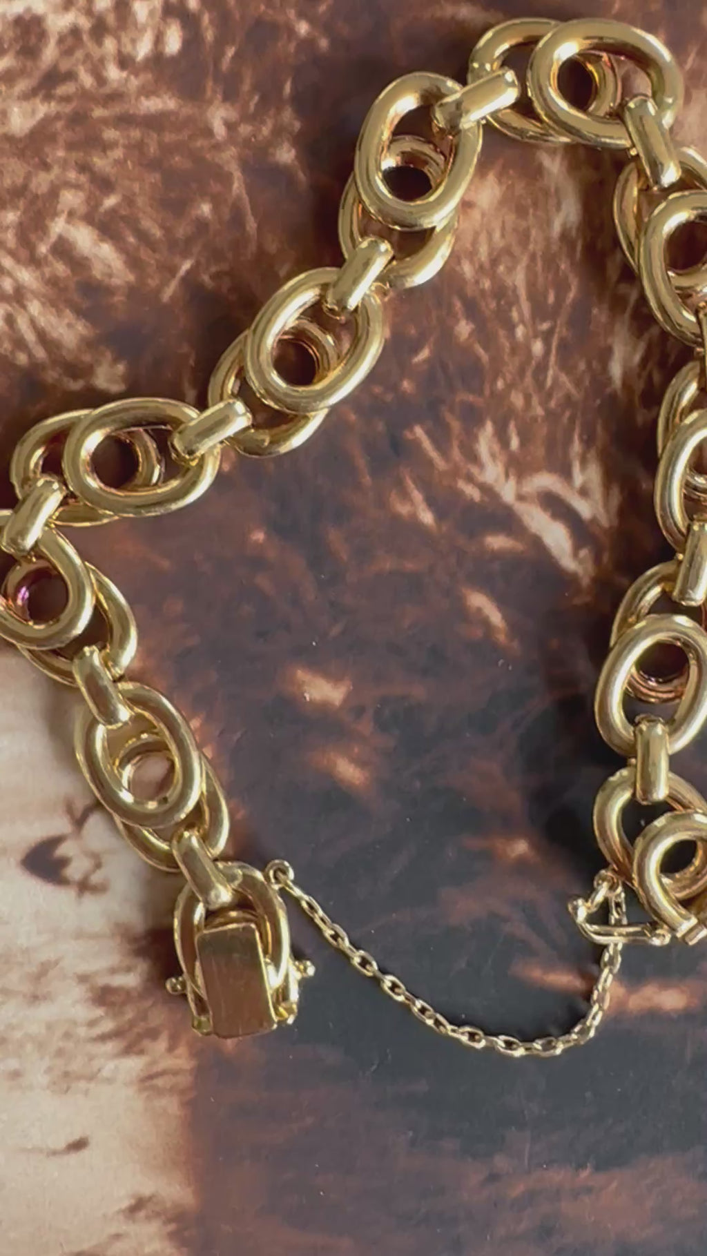 Interlocking O Bracelet
