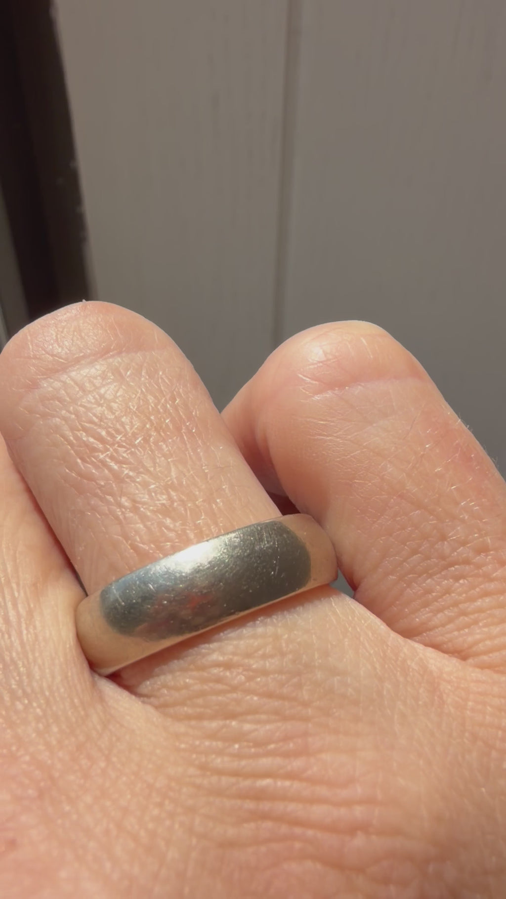 Chubby white gold comfort fit band