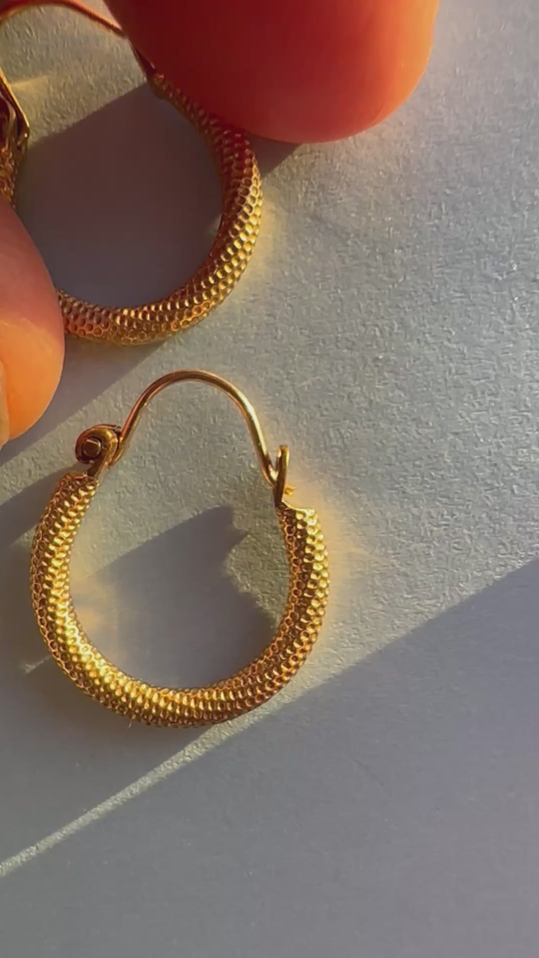 Knurled texture hoops