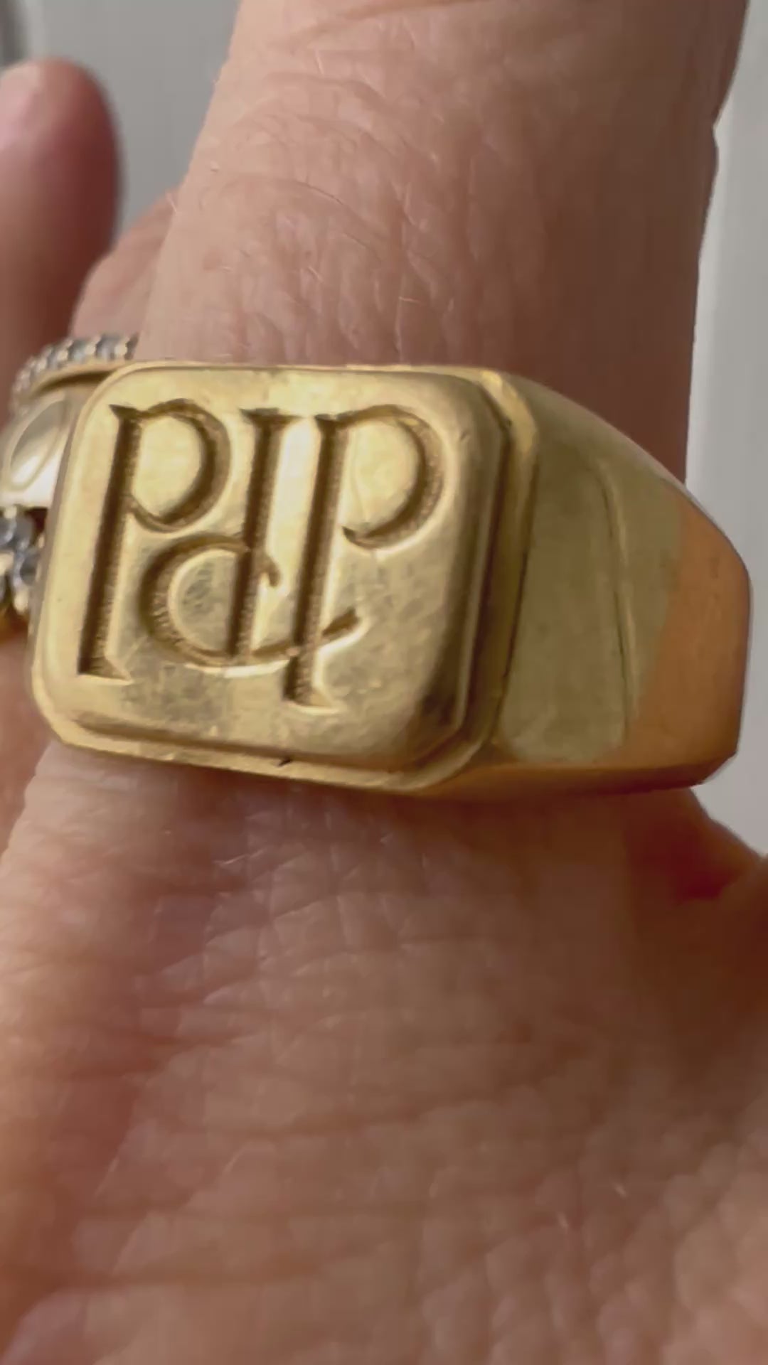 fabulous 18k gold vintage signet