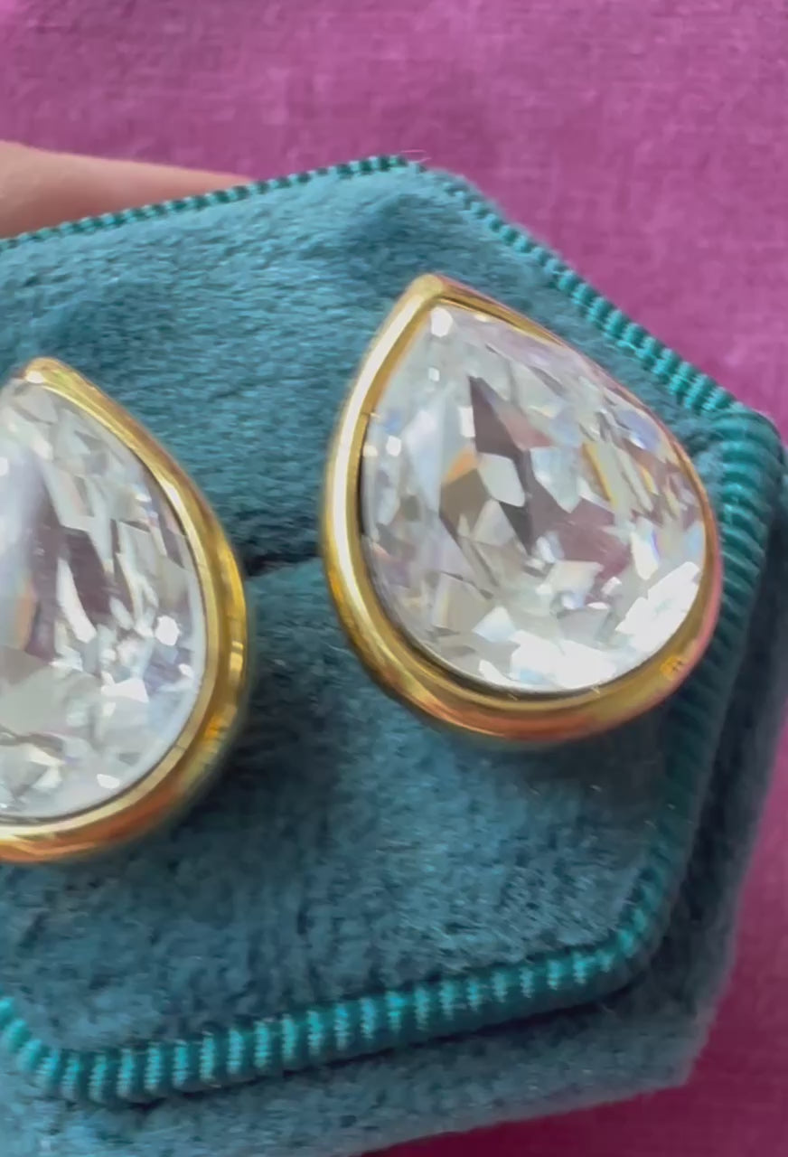 Fabulous vintage Trifari teardrop crystal earrings
