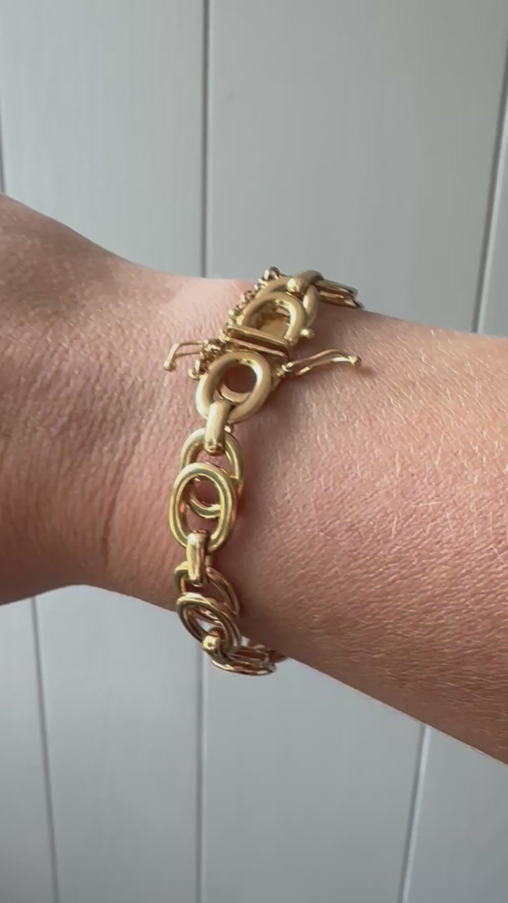 Interlocking O Bracelet