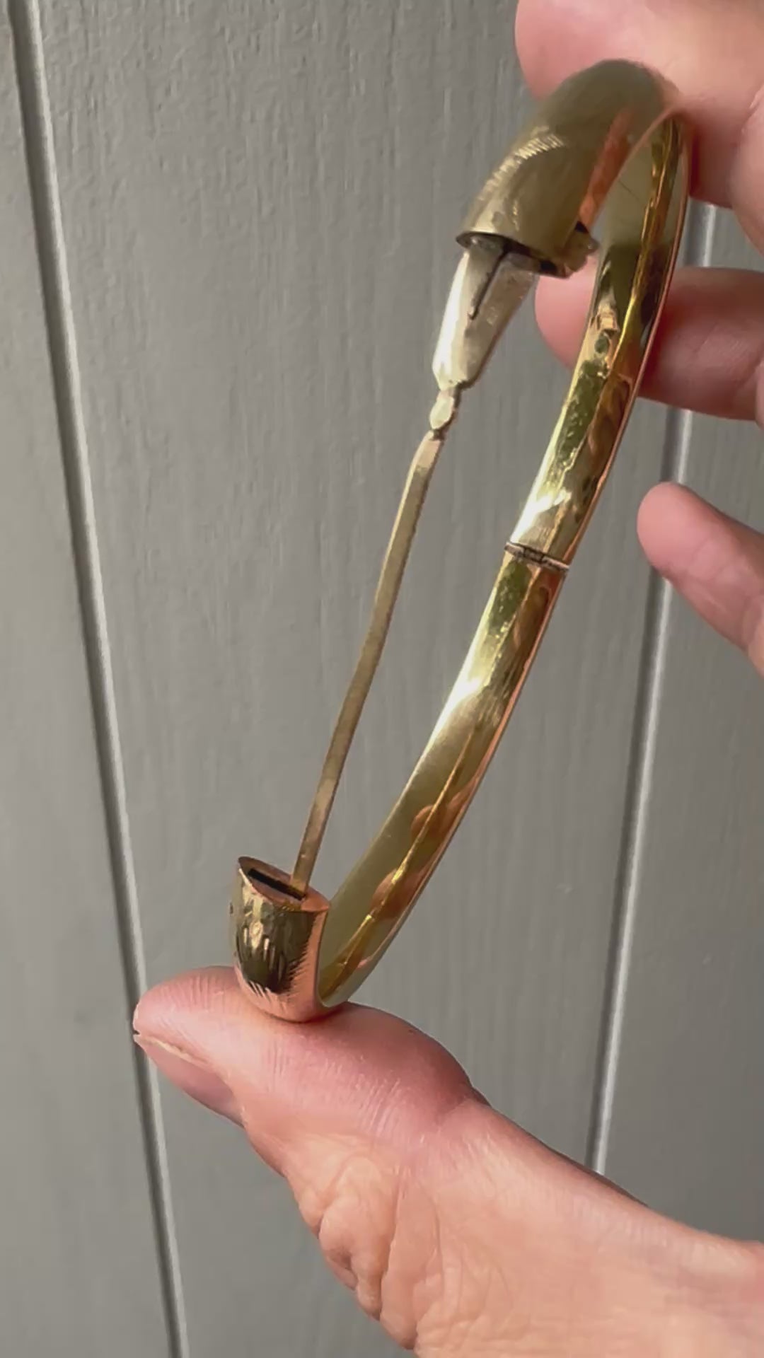 hidden hinge vintage bangle