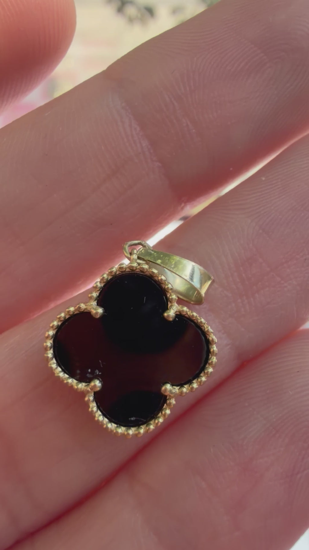 onyx + 18k gold clover