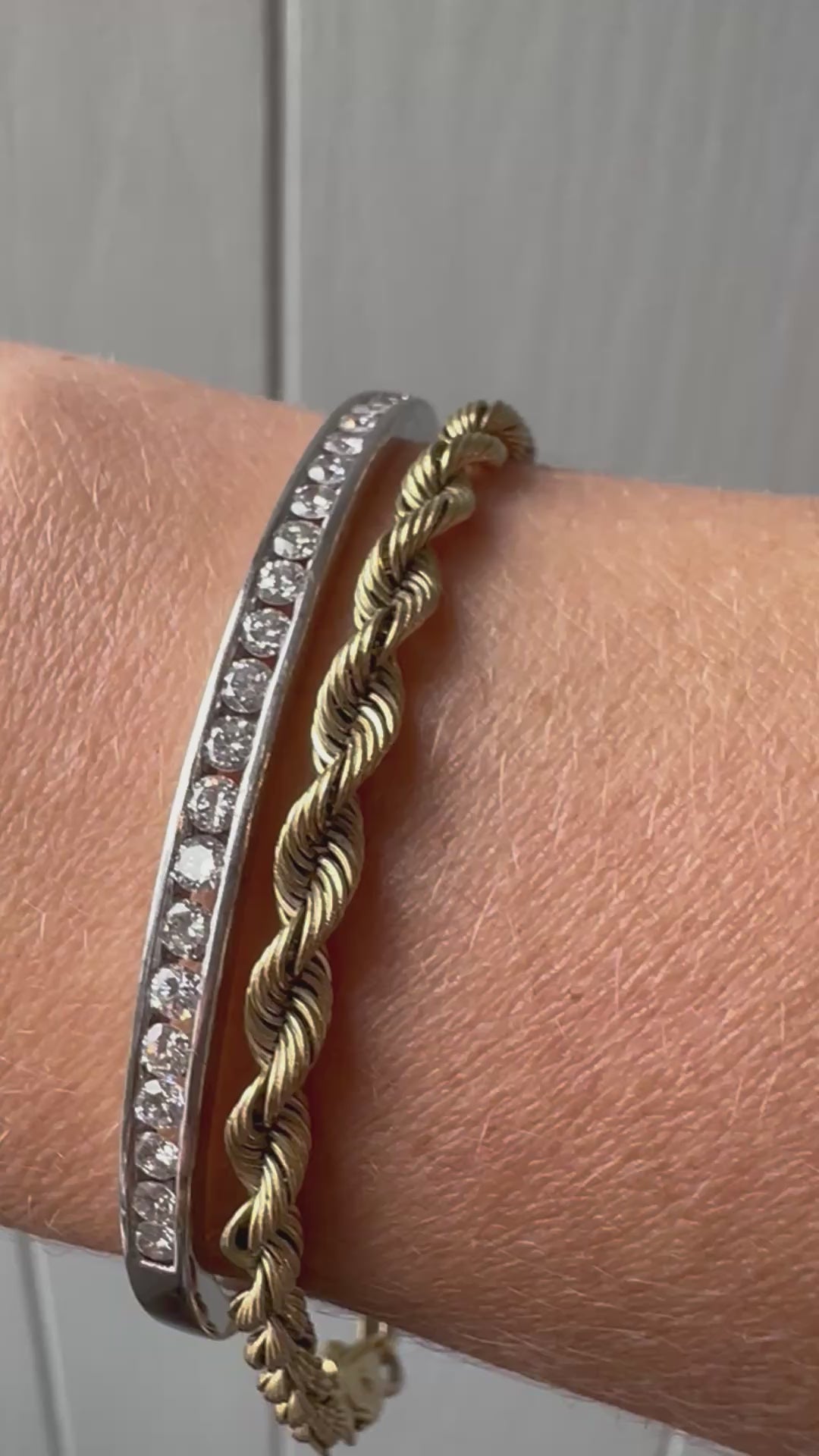 18k white gold diamond bangle