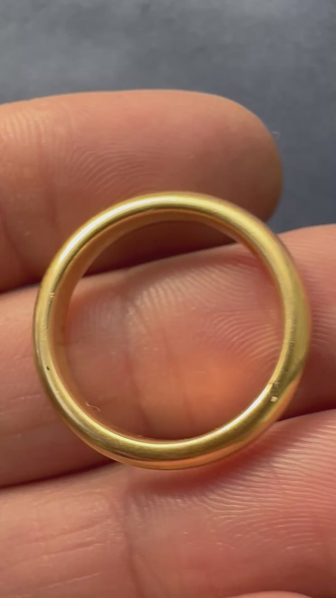 18K yellow gold donut